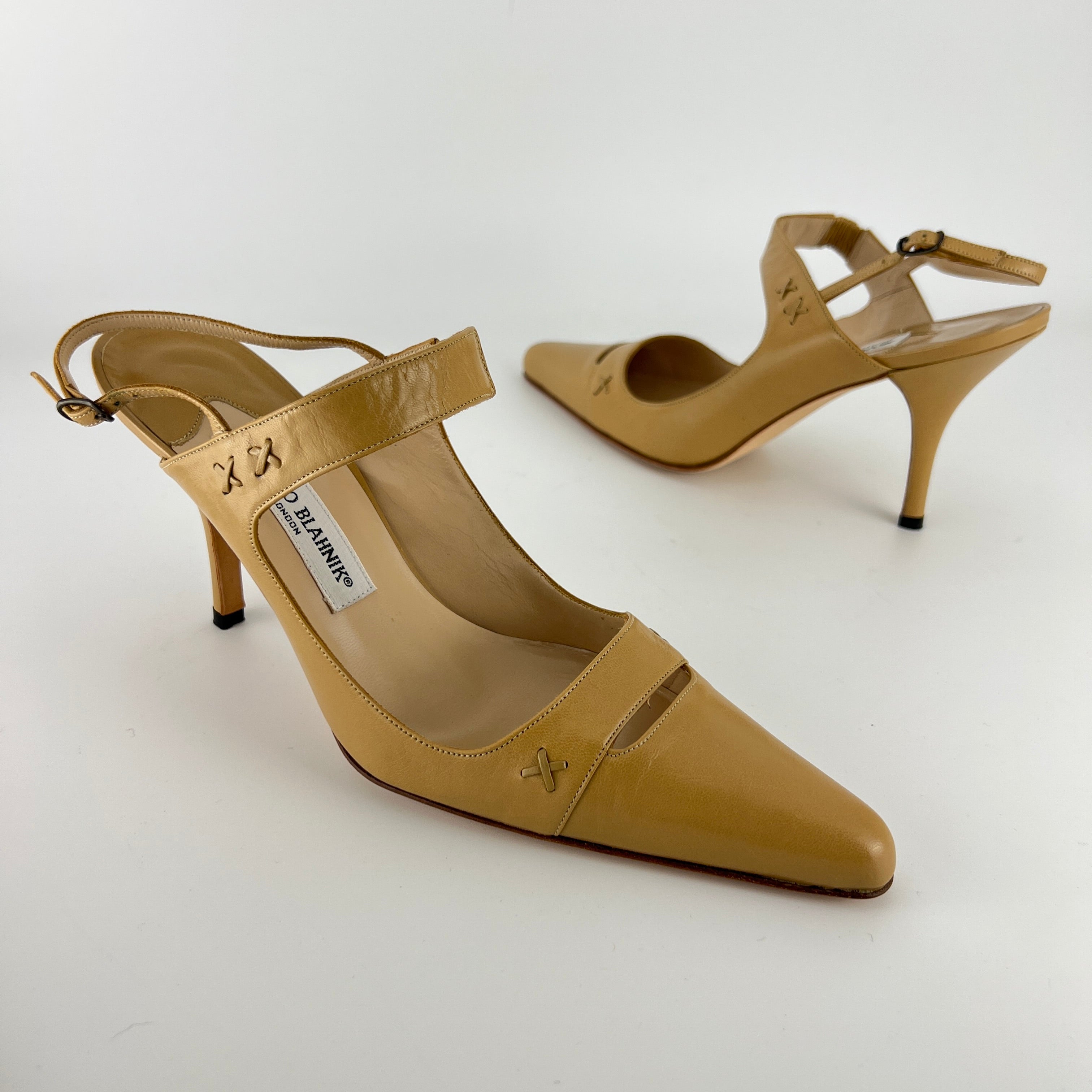 Manolo Blahnik | Vintage Nude Leather Pointed Toe Slingback Heels (39)