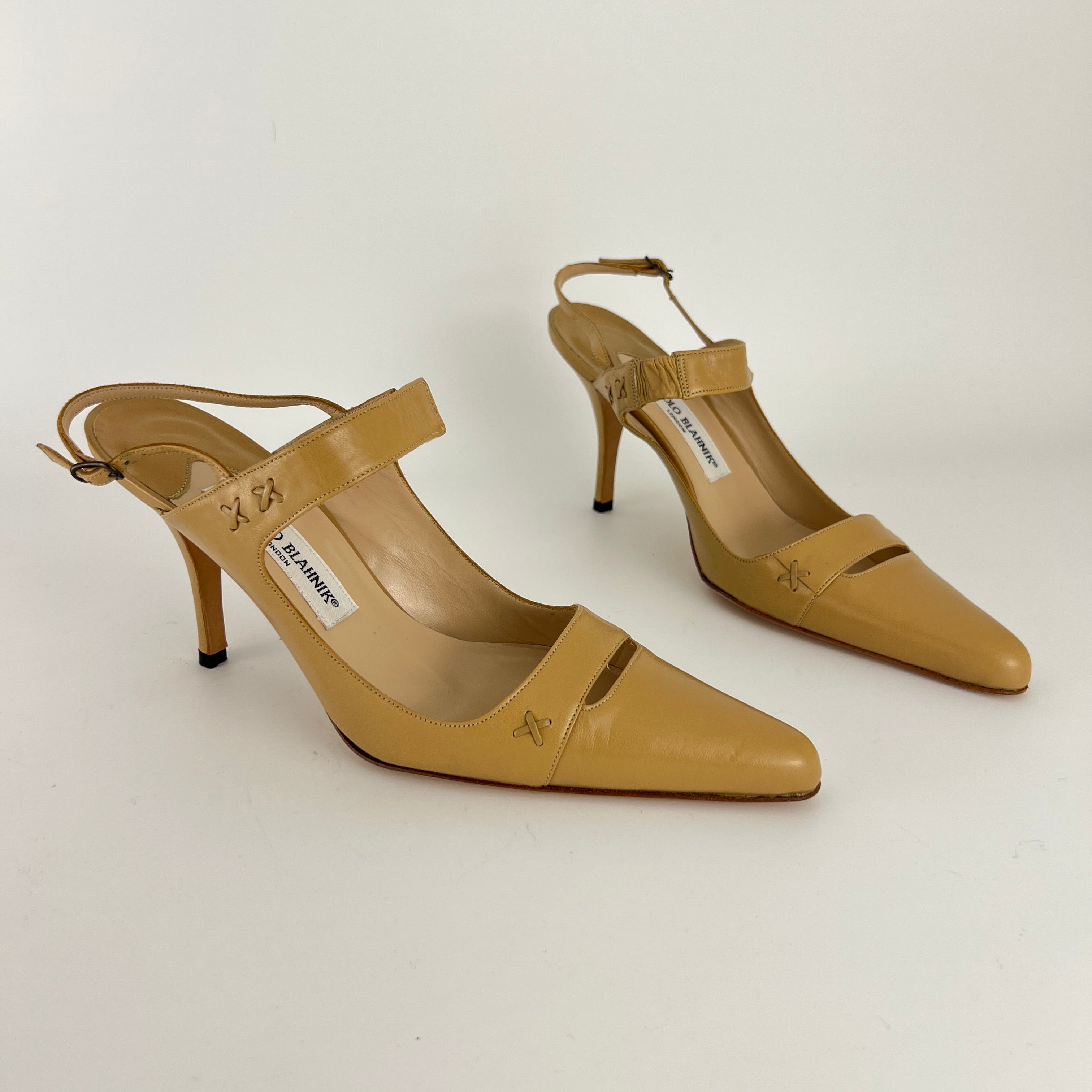 Manolo Blahnik | Vintage Nude Leather Pointed Toe Slingback Heels (39)