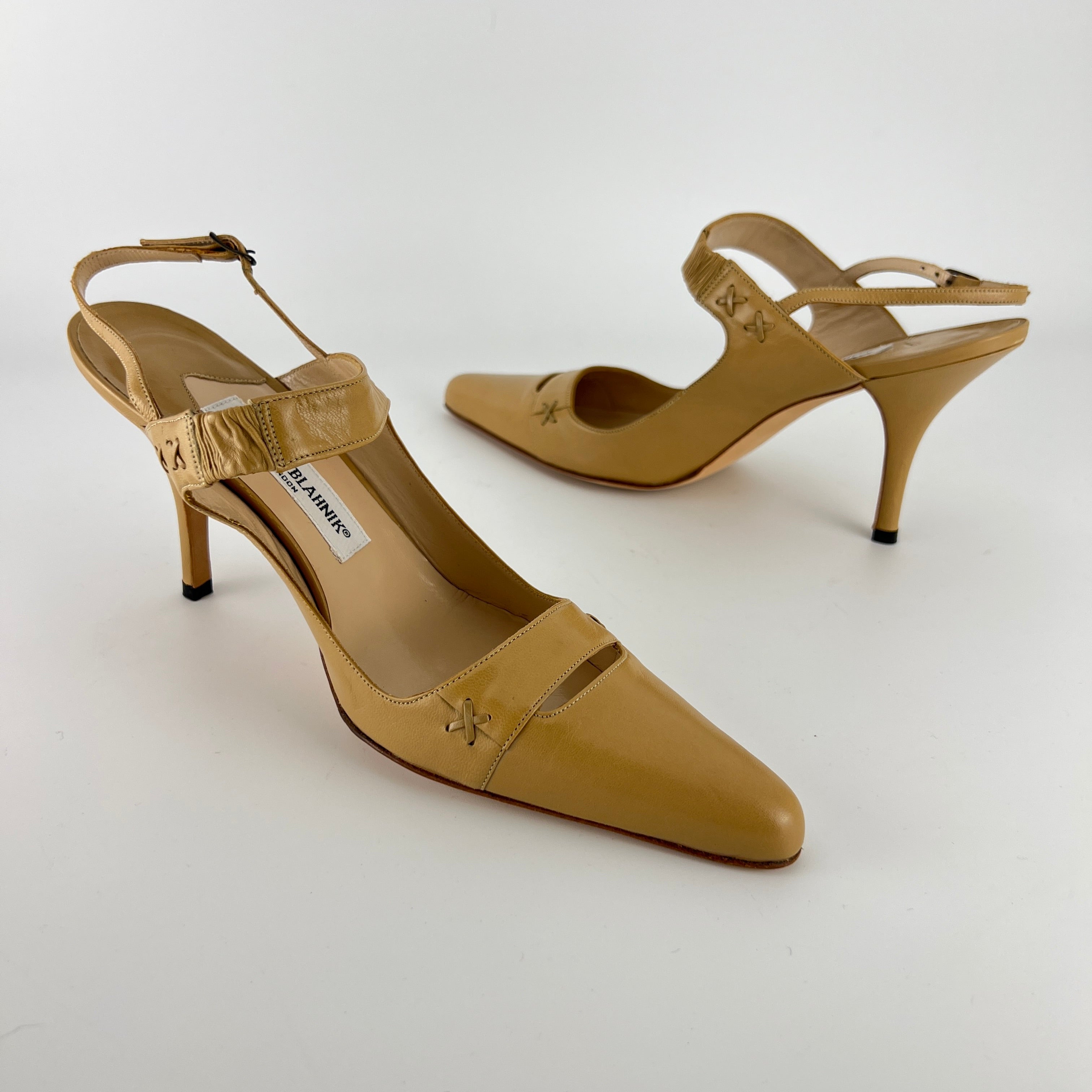 Manolo Blahnik | Vintage Nude Leather Pointed Toe Slingback Heels (39)