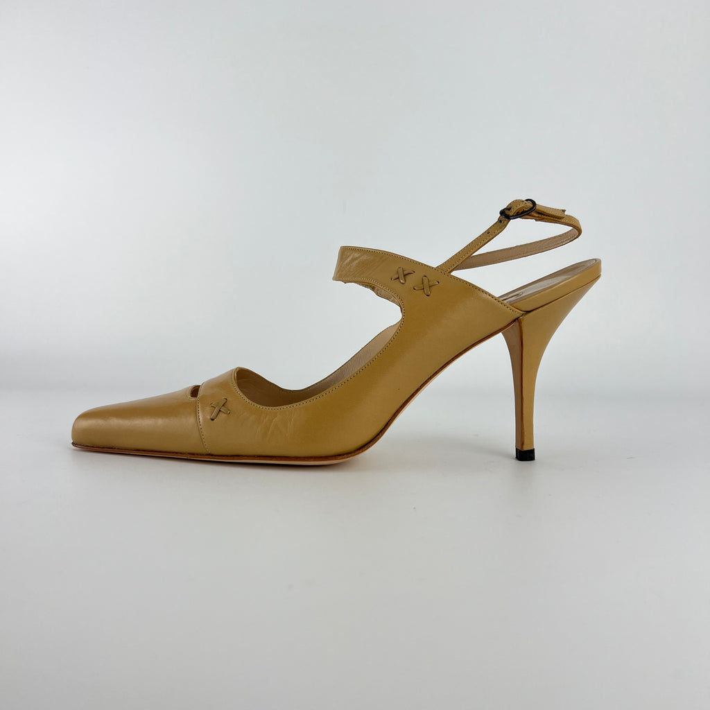Manolo Blahnik | Vintage Nude Leather Pointed Toe Slingback Heels (39)
