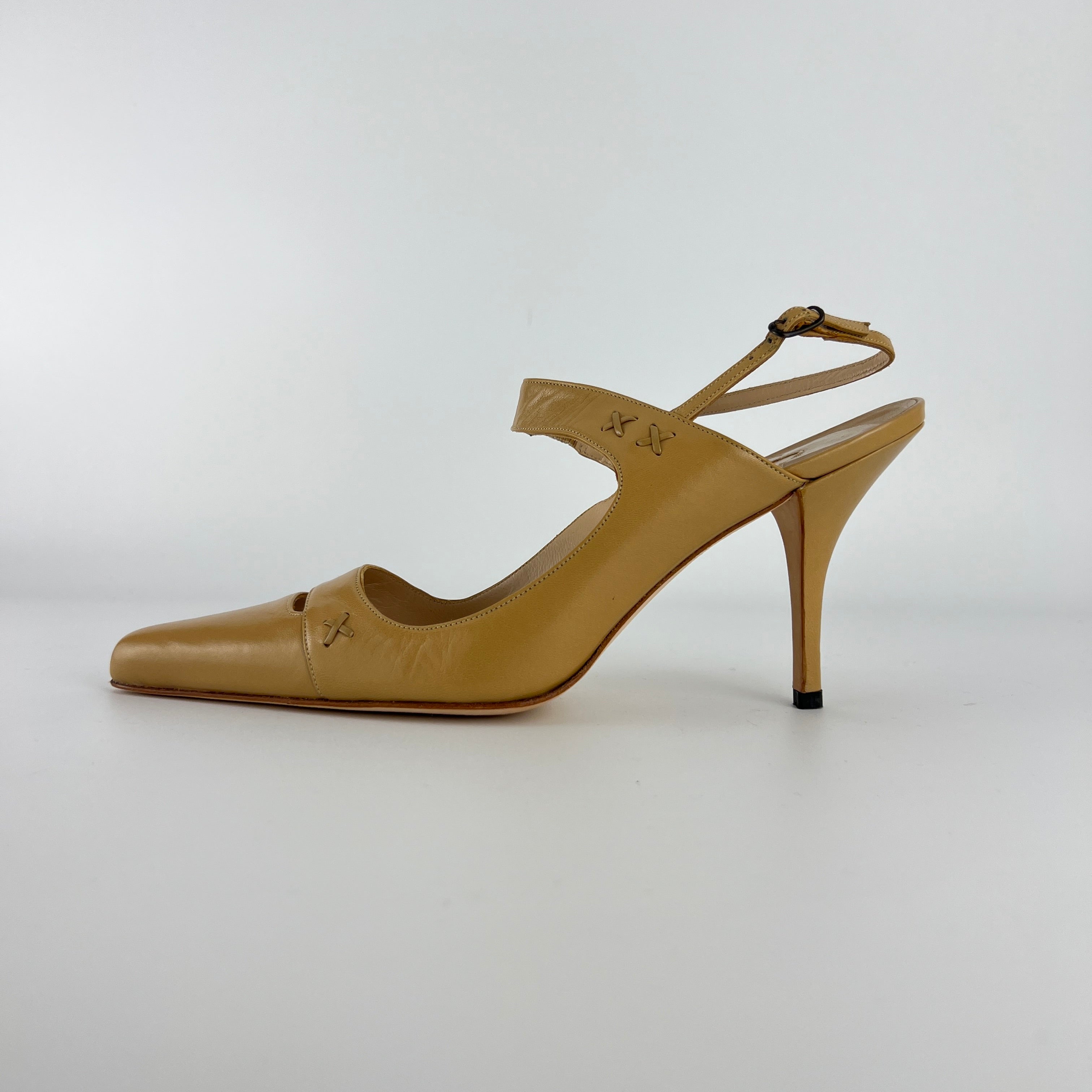Manolo Blahnik | Vintage Nude Leather Pointed Toe Slingback Heels (39)