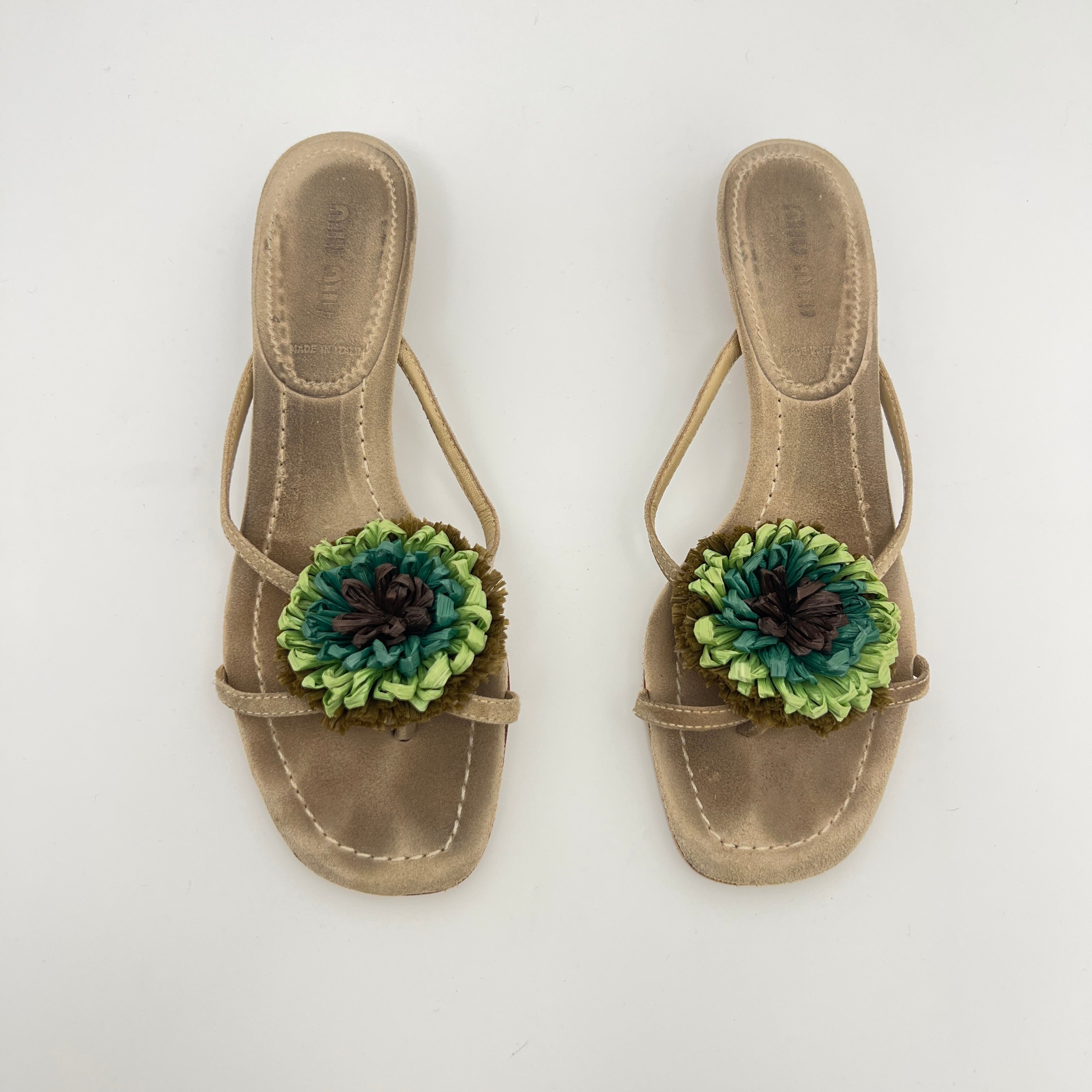 Miu Miu | Tan Beige Suede Leather Green Raffia Flower Kitten Heel Thong Mules Y2K (37)