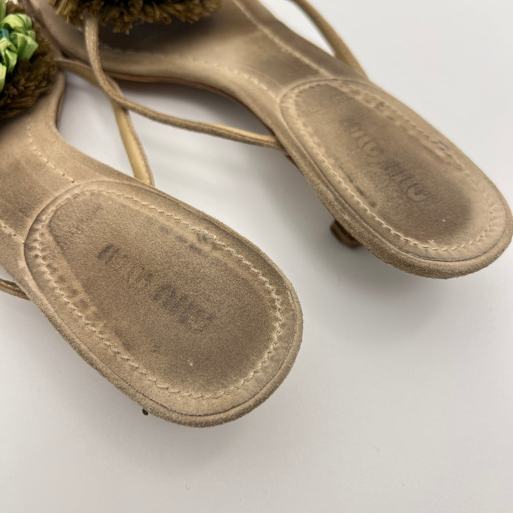 Miu Miu | Tan Beige Suede Leather Green Raffia Flower Kitten Heel Thong Mules Y2K (37)