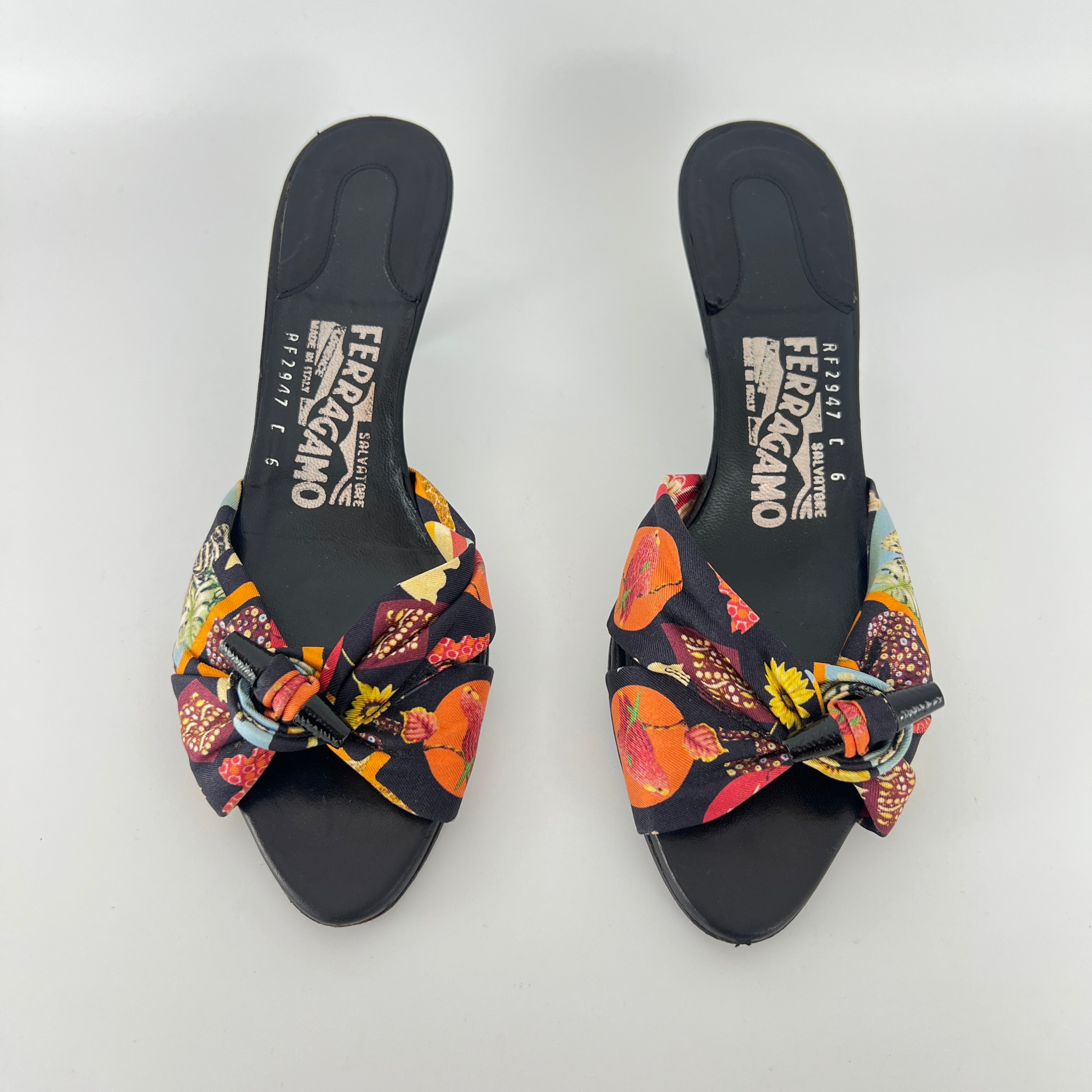 Ferragamo | Tropical Pattern Fabric Twist Button Black Slide Mules (6 , 36)