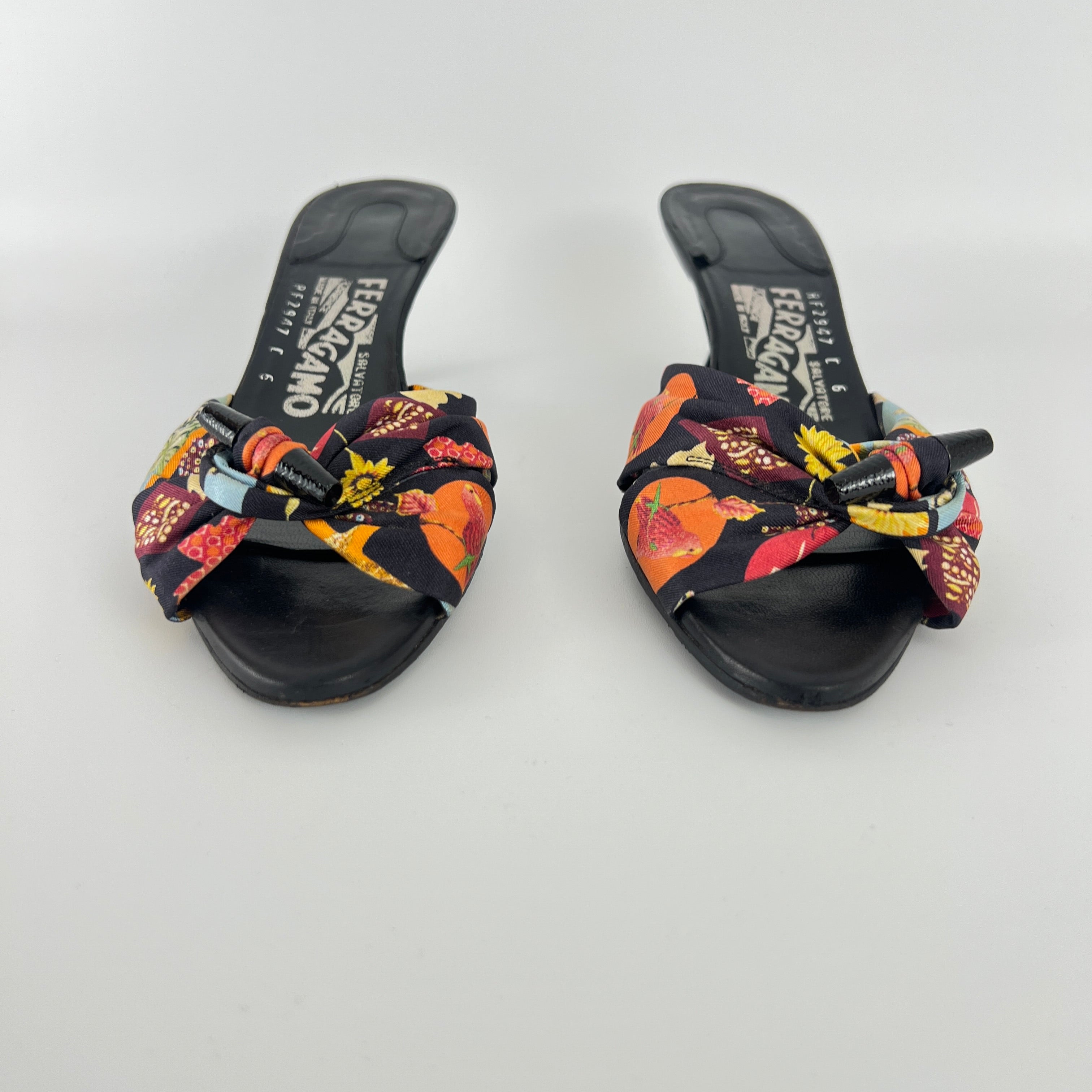 Ferragamo | Tropical Pattern Fabric Twist Button Black Slide Mules (6 , 36)