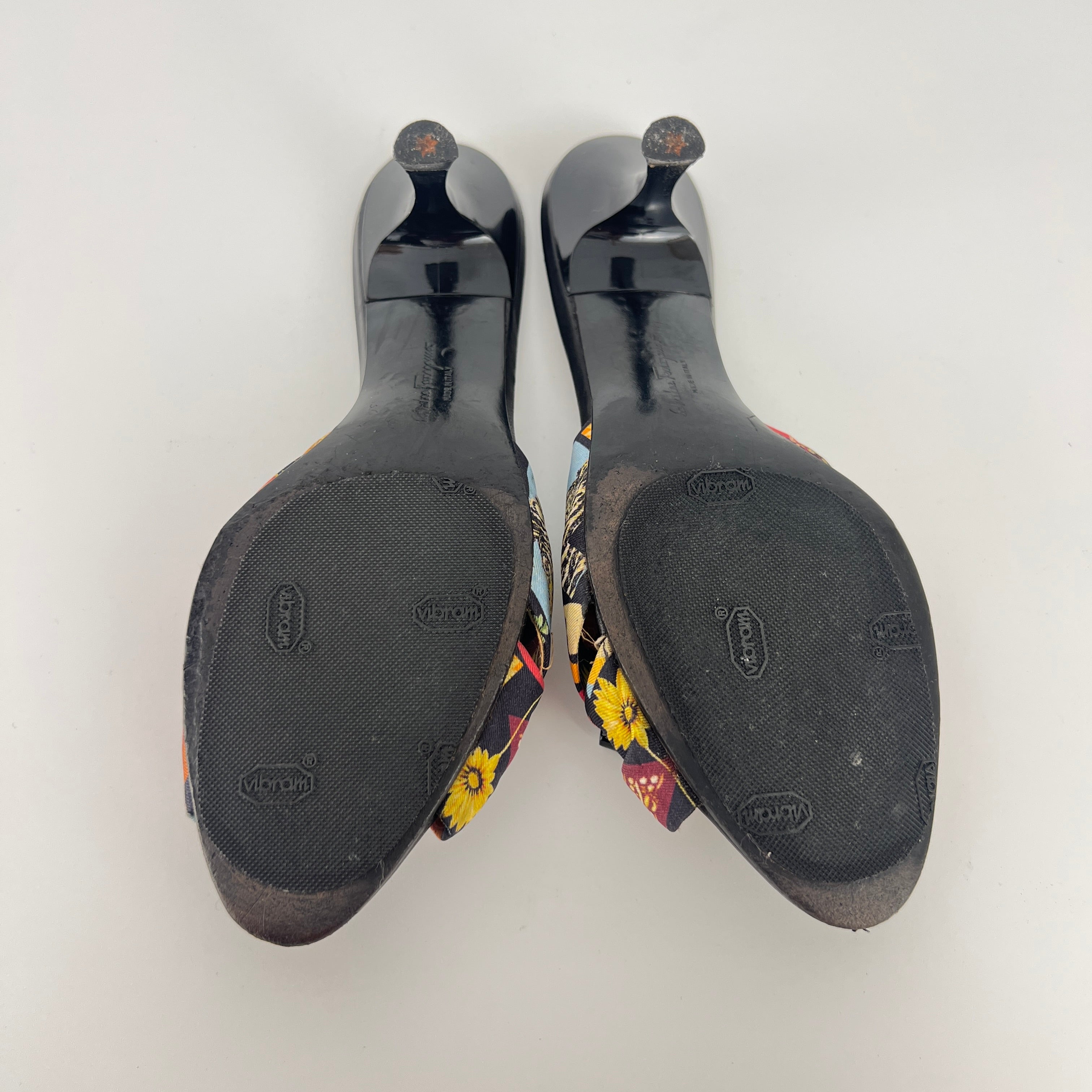 Ferragamo | Tropical Pattern Fabric Twist Button Black Slide Mules (6 , 36)