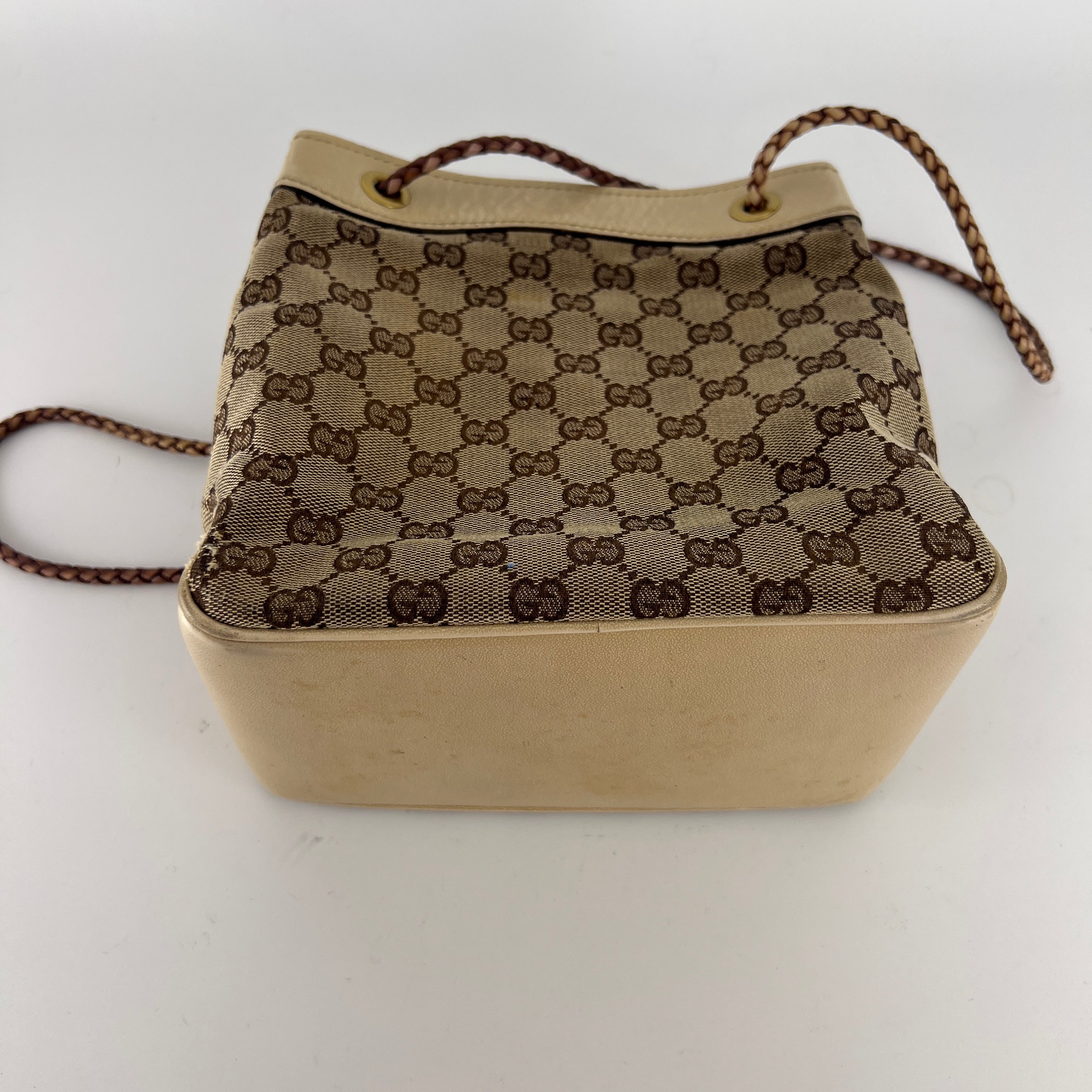 Gucci | Tom Ford Era Vintage GG Monogram Beige Canvas Leather Braid Bucket Bag