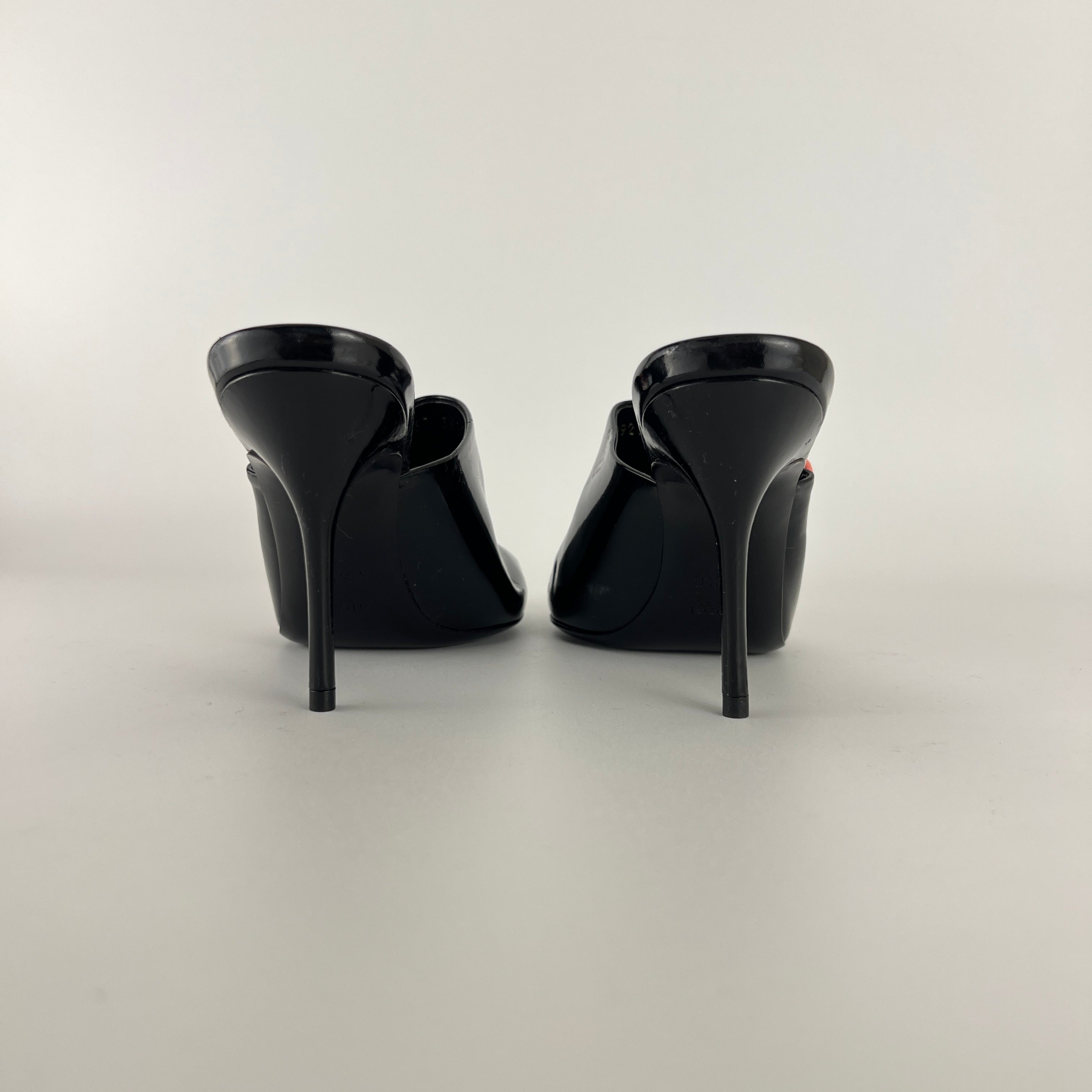 Gucci | Black Patent Leather Pink Lace Up Slide Mules (36.5)