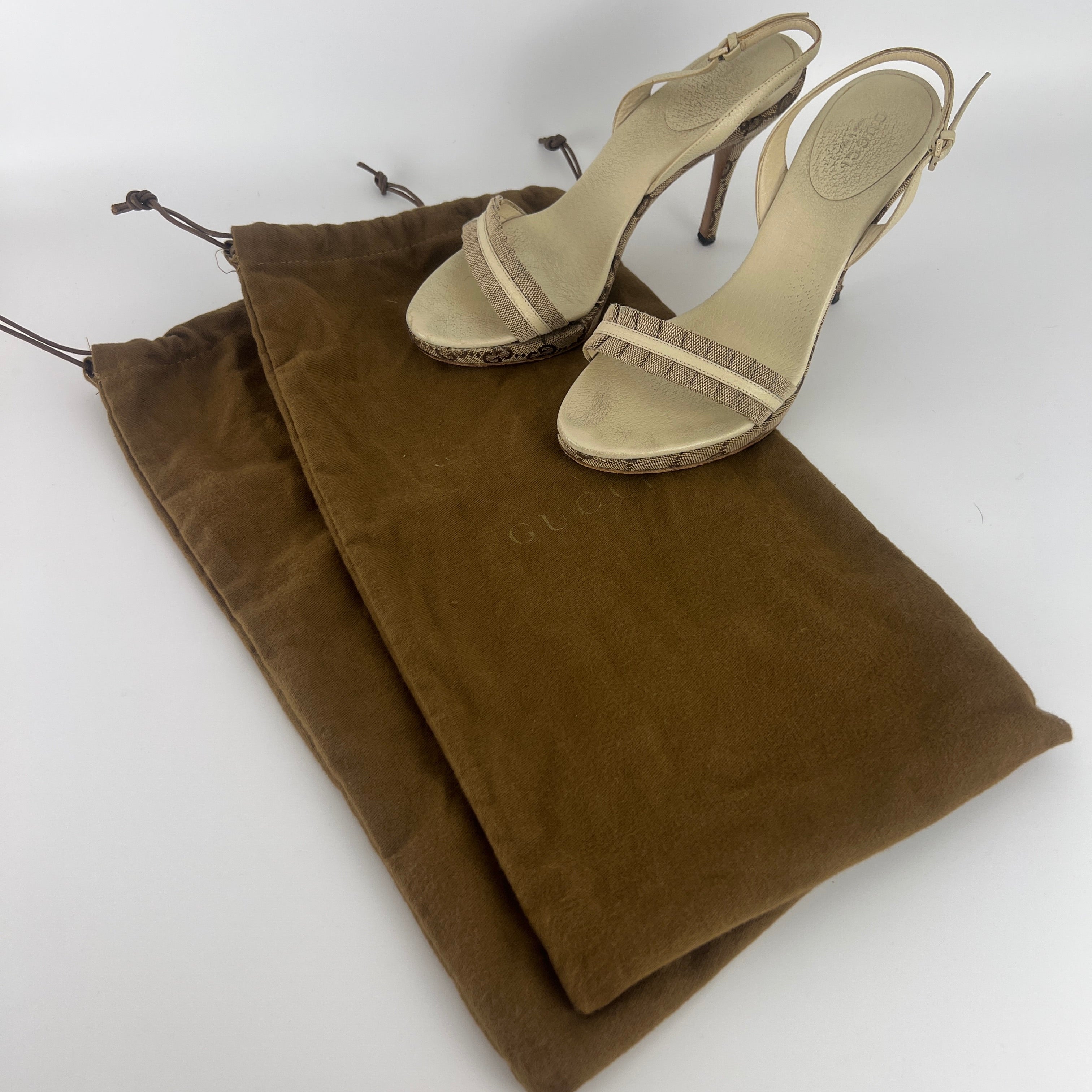 Gucci | Vintage GG Monogram Beige Pleated Strap Slingback Heels (37.5)