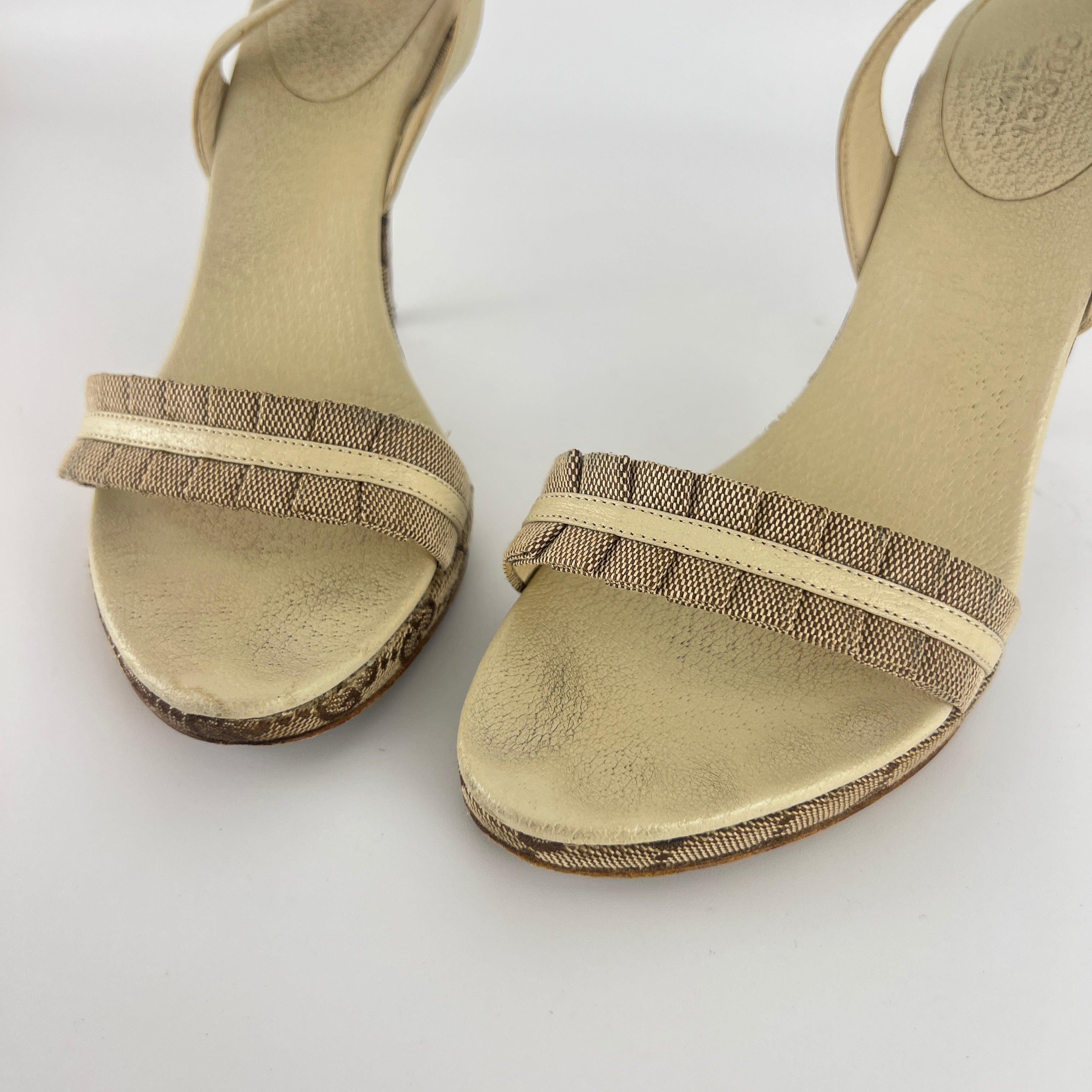 Gucci | Vintage GG Monogram Beige Pleated Strap Slingback Heels (37.5)