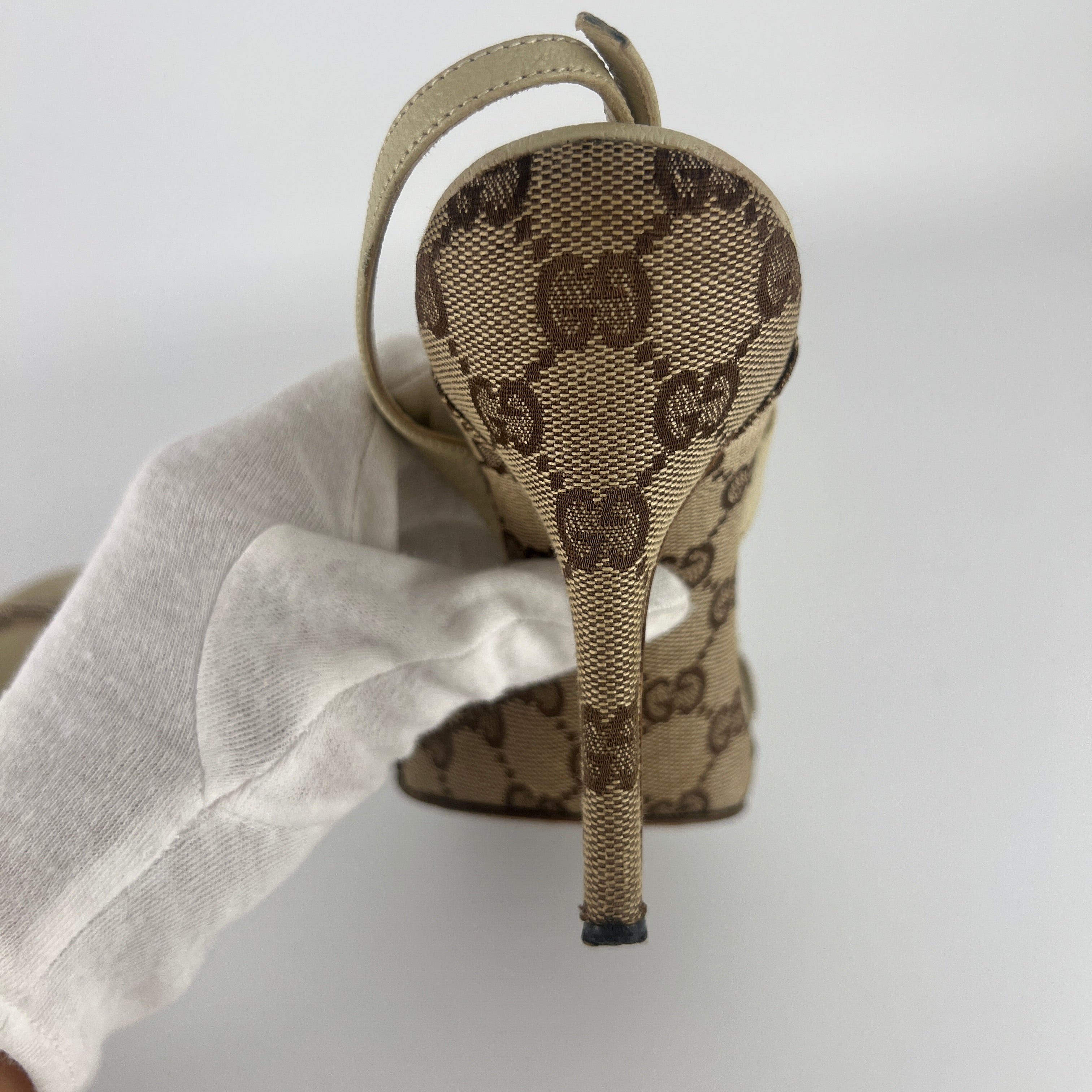 Gucci | Vintage GG Monogram Beige Pleated Strap Slingback Heels (37.5)