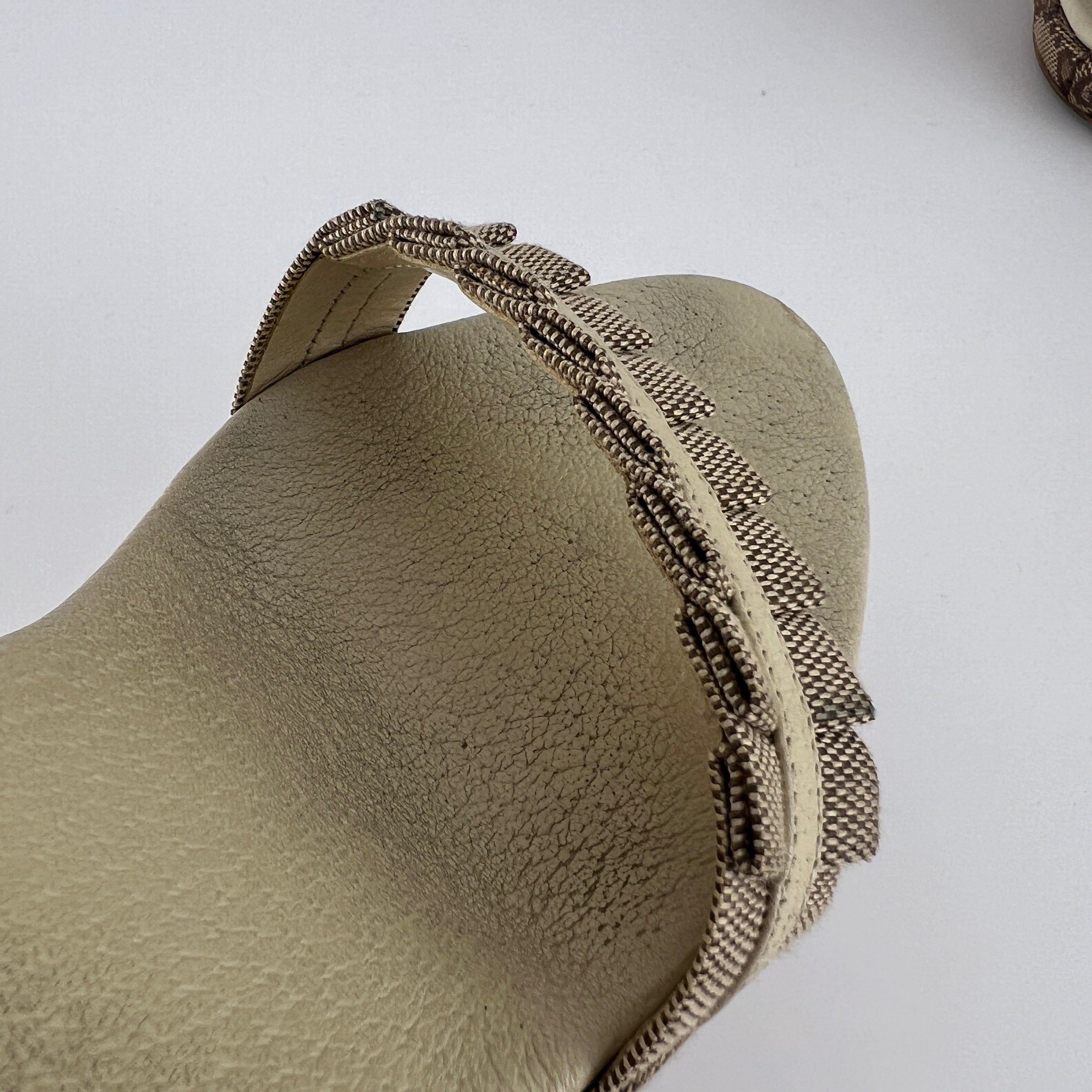 Gucci | Vintage GG Monogram Beige Pleated Strap Slingback Heels (37.5)