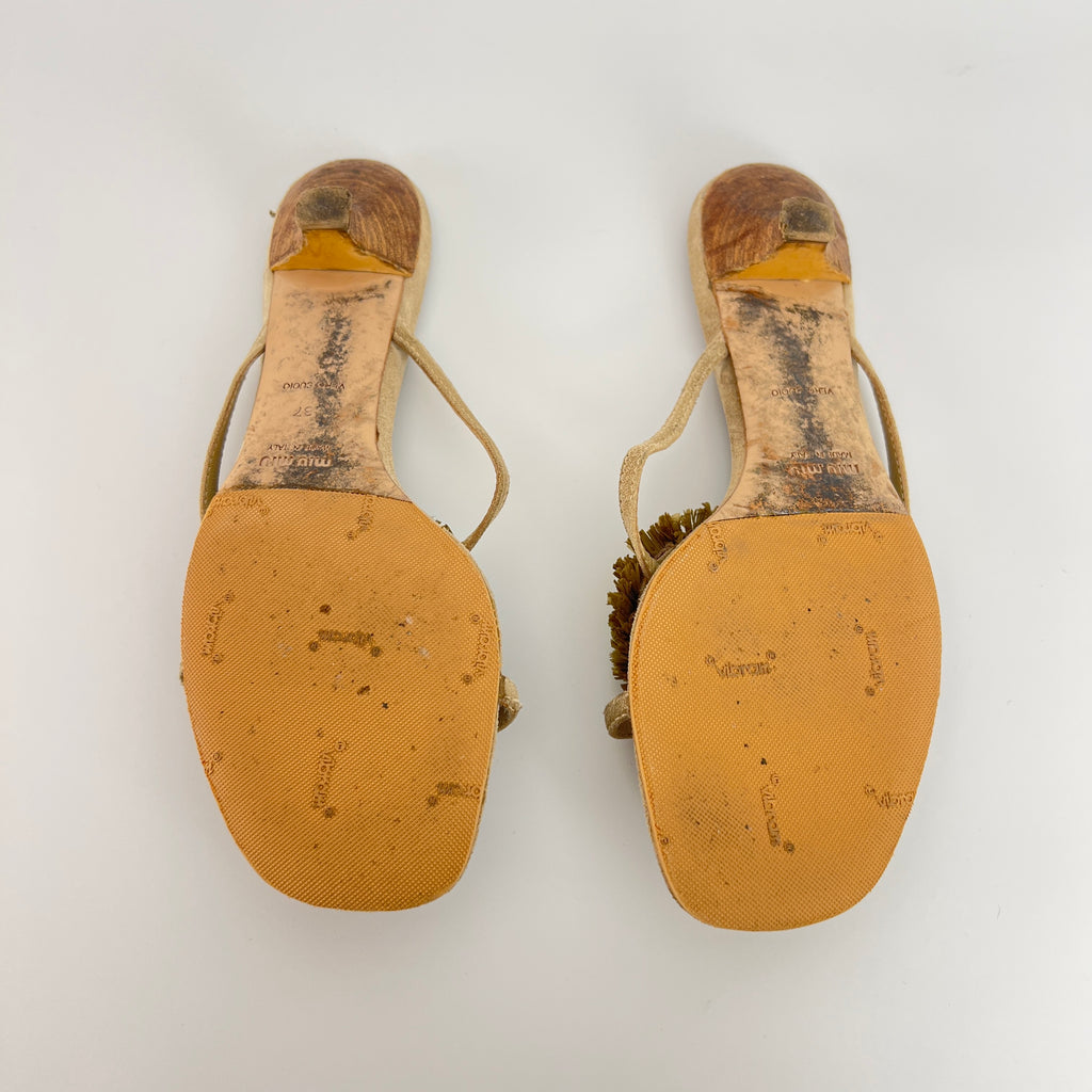 Miu Miu | Tan Beige Suede Leather Green Raffia Flower Kitten Heel Thong Mules Y2K (37)