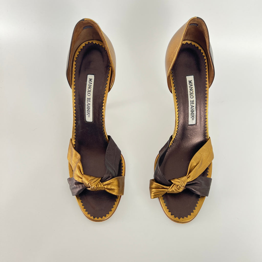Manolo Blahnik | Oggi D'Orsay Nappa Leather Two Tone Gold Black Knot (37.5)