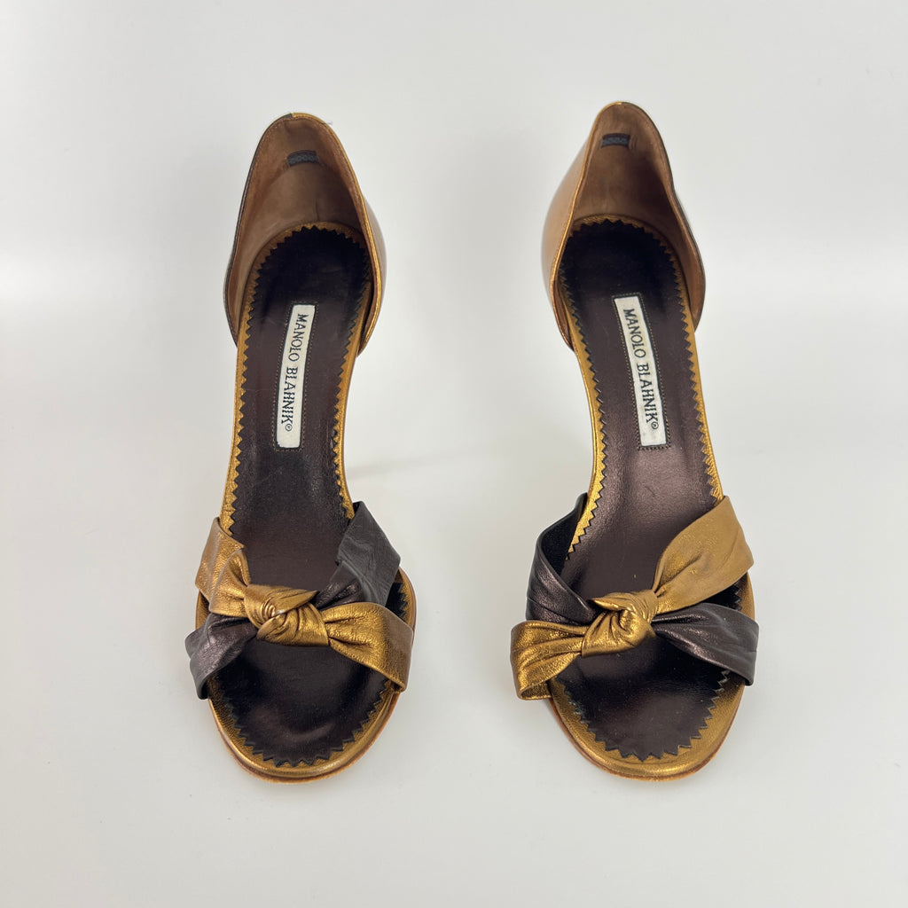 Manolo Blahnik | Oggi D'Orsay Nappa Leather Two Tone Gold Black Knot (37.5)