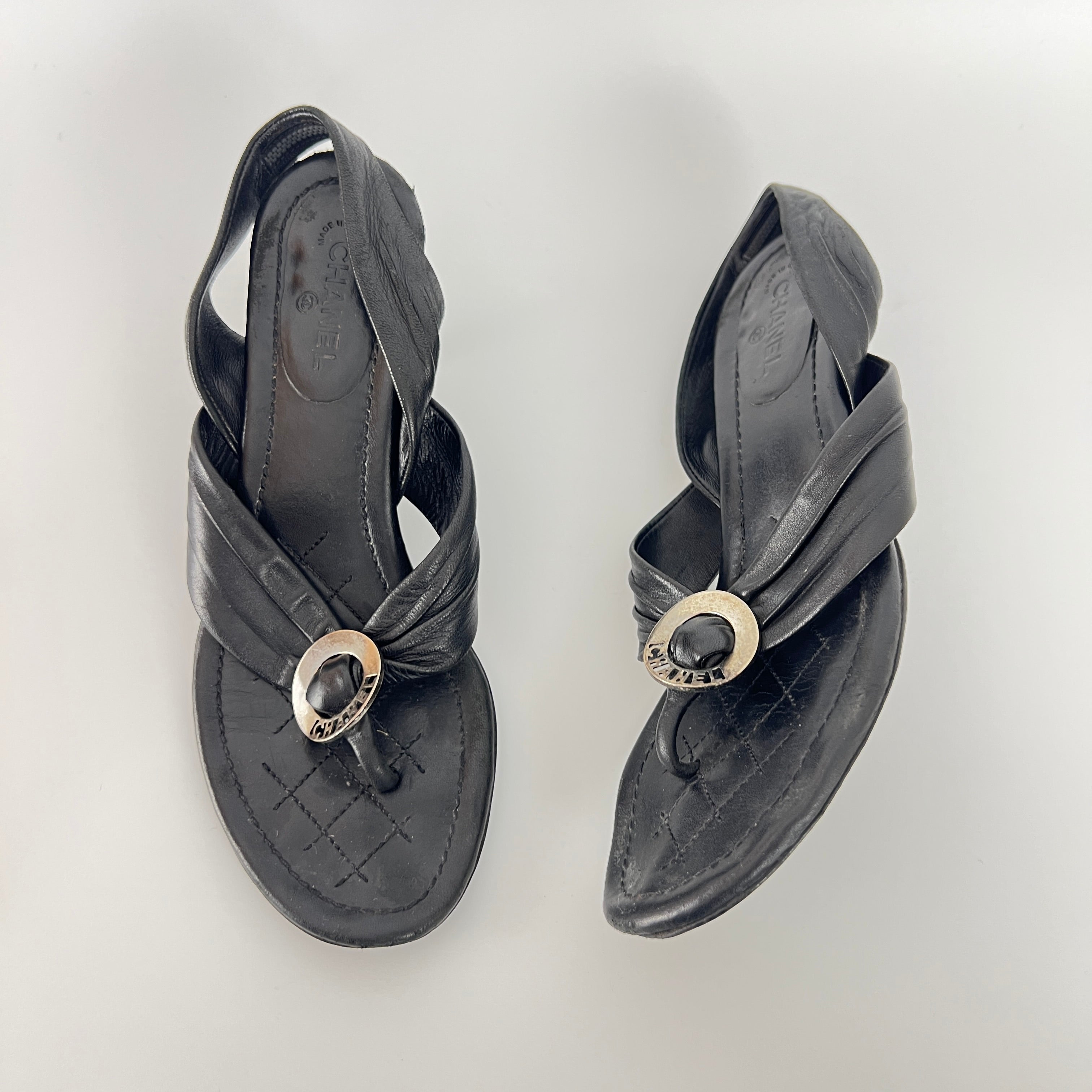 Chanel | Vintage Black Leather Silver Logo Thong Slingback Kitten Heel (35.5)