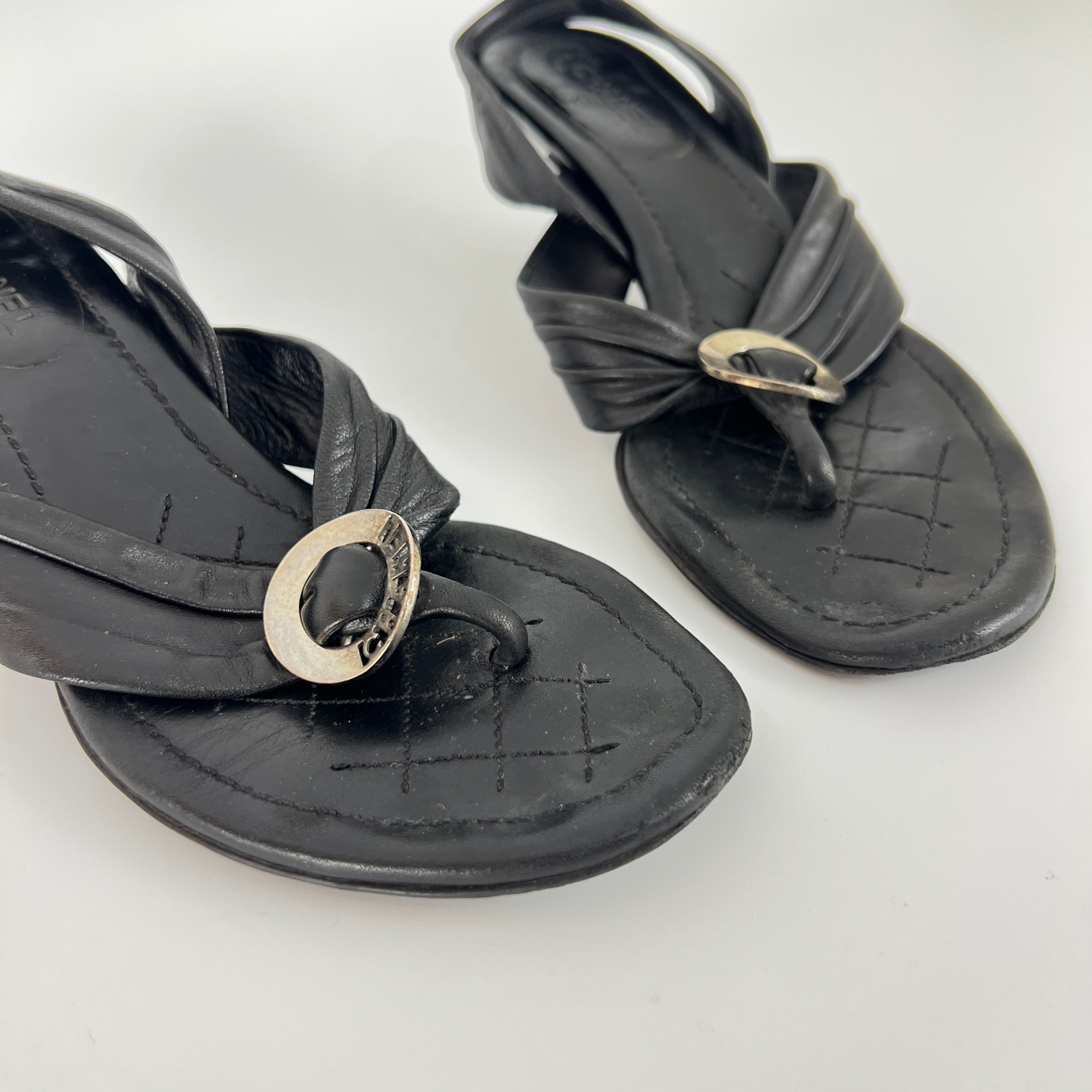 Chanel | Vintage Black Leather Silver Logo Thong Slingback Kitten Heel (35.5)