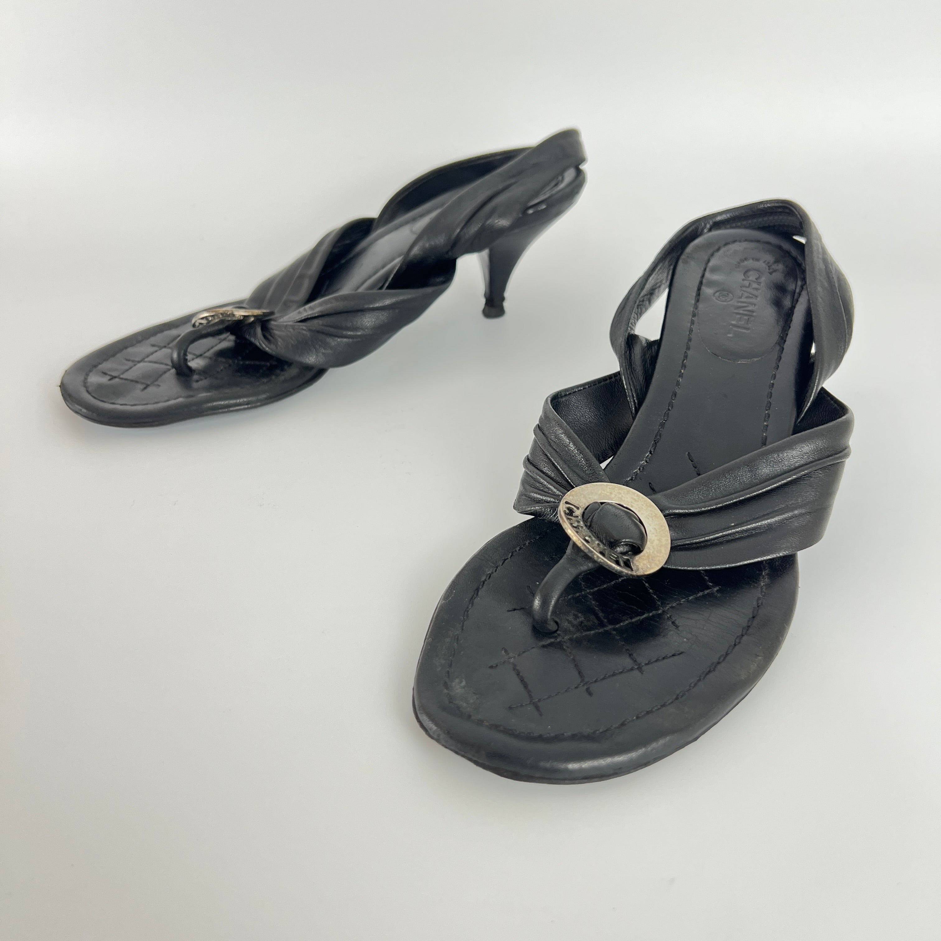 Chanel | Vintage Black Leather Silver Logo Thong Slingback Kitten Heel (35.5)