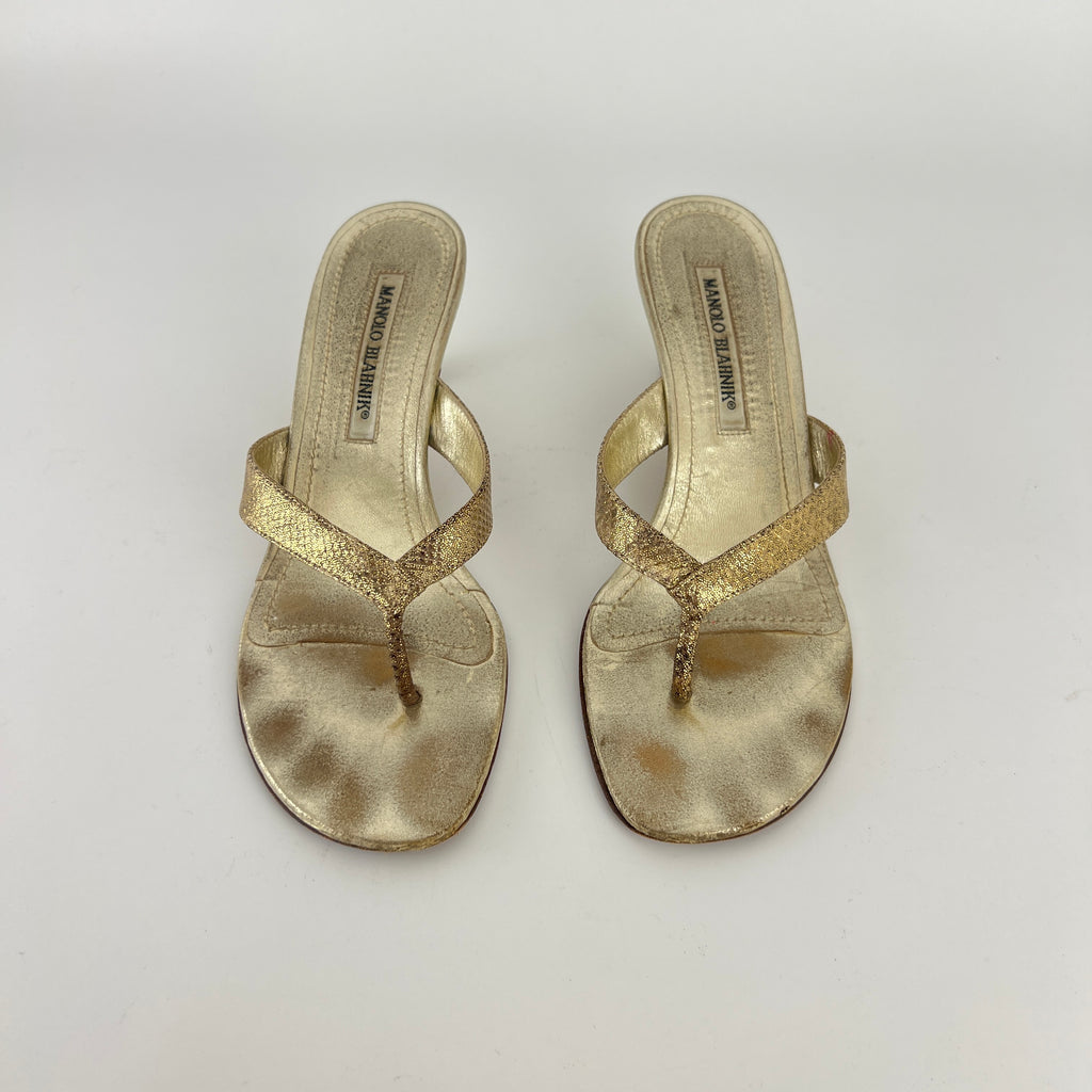 Manolo Blahnik | Metallic Gold Textured Leather Thong Kitten Heel Mules (35.5)