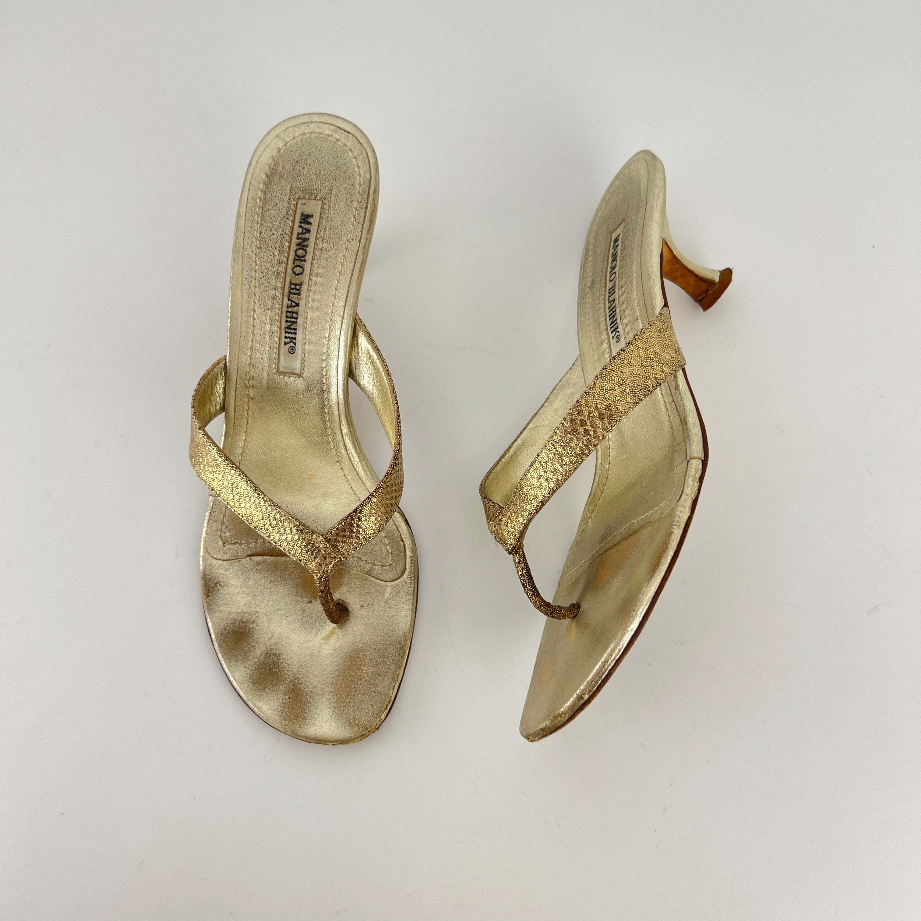 Manolo Blahnik | Metallic Gold Textured Leather Thong Kitten Heel Mules (35.5)