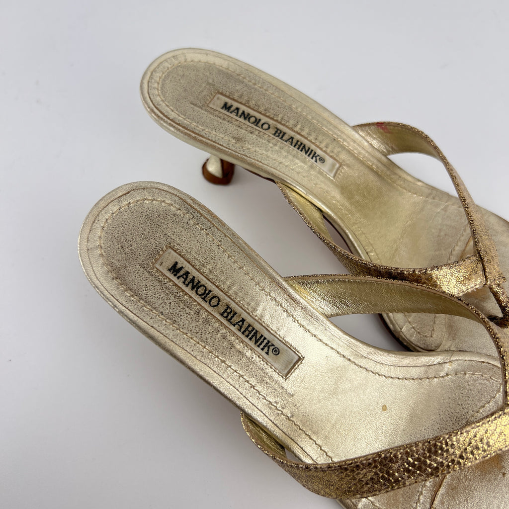 Manolo Blahnik | Metallic Gold Textured Leather Thong Kitten Heel Mules (35.5)