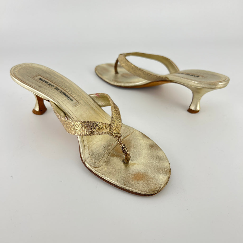 Manolo Blahnik | Metallic Gold Textured Leather Thong Kitten Heel Mules (35.5)