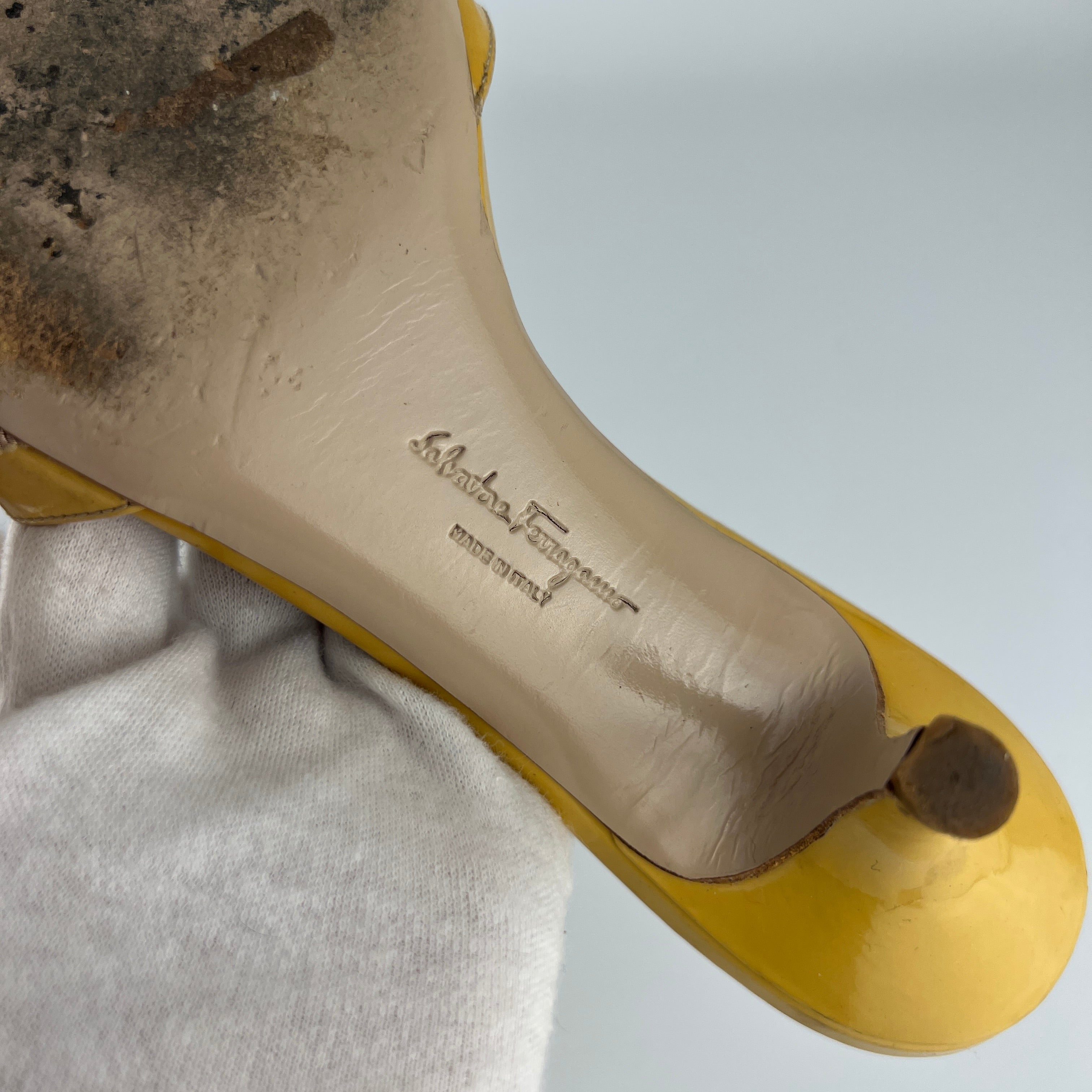 Ferragamo | Vara Bow Yellow Patent Leather Gold Sandal Mules (5.5 , 35.5)