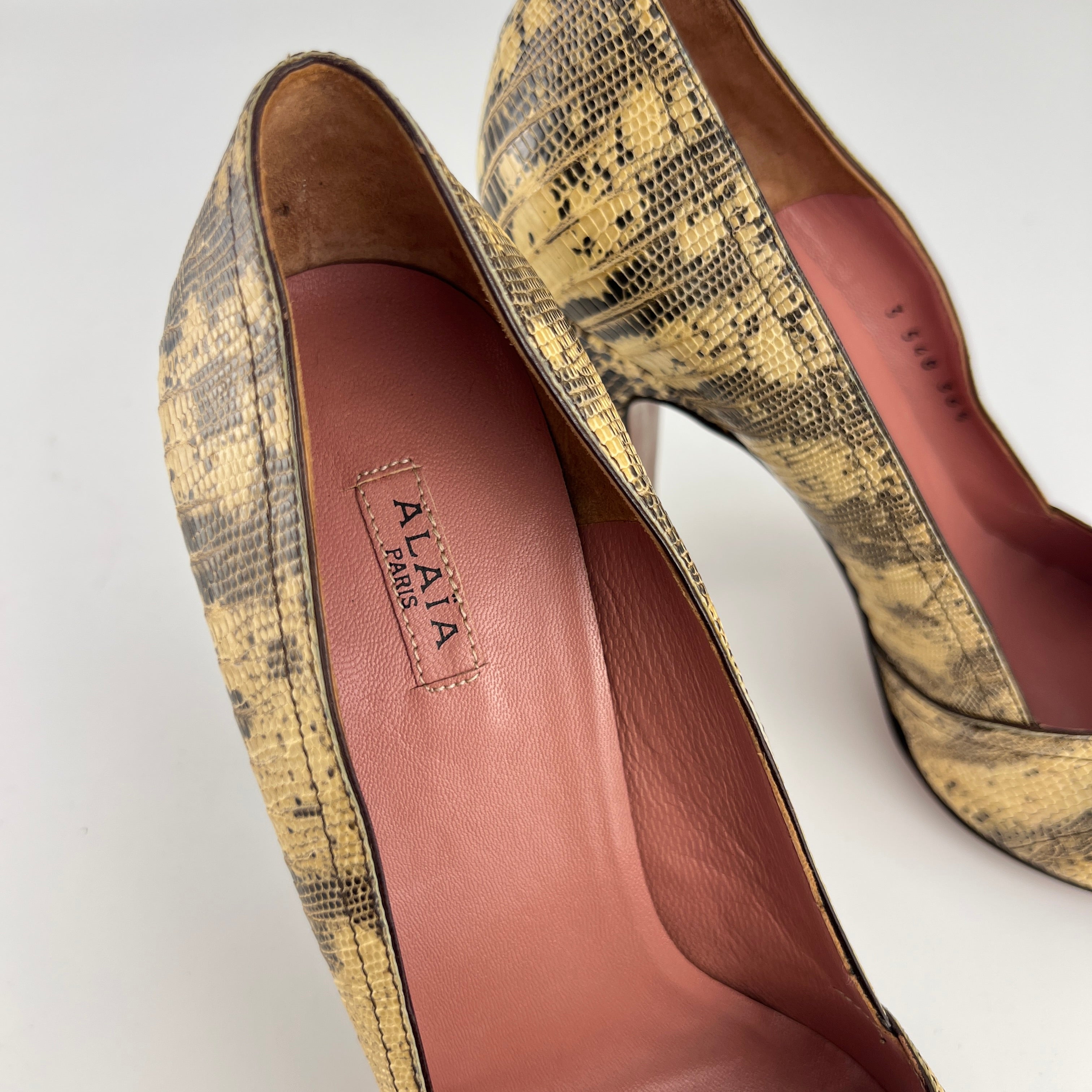 Alaia | Vintage Snake Leather Bow Peep Toe Pump (36.5)