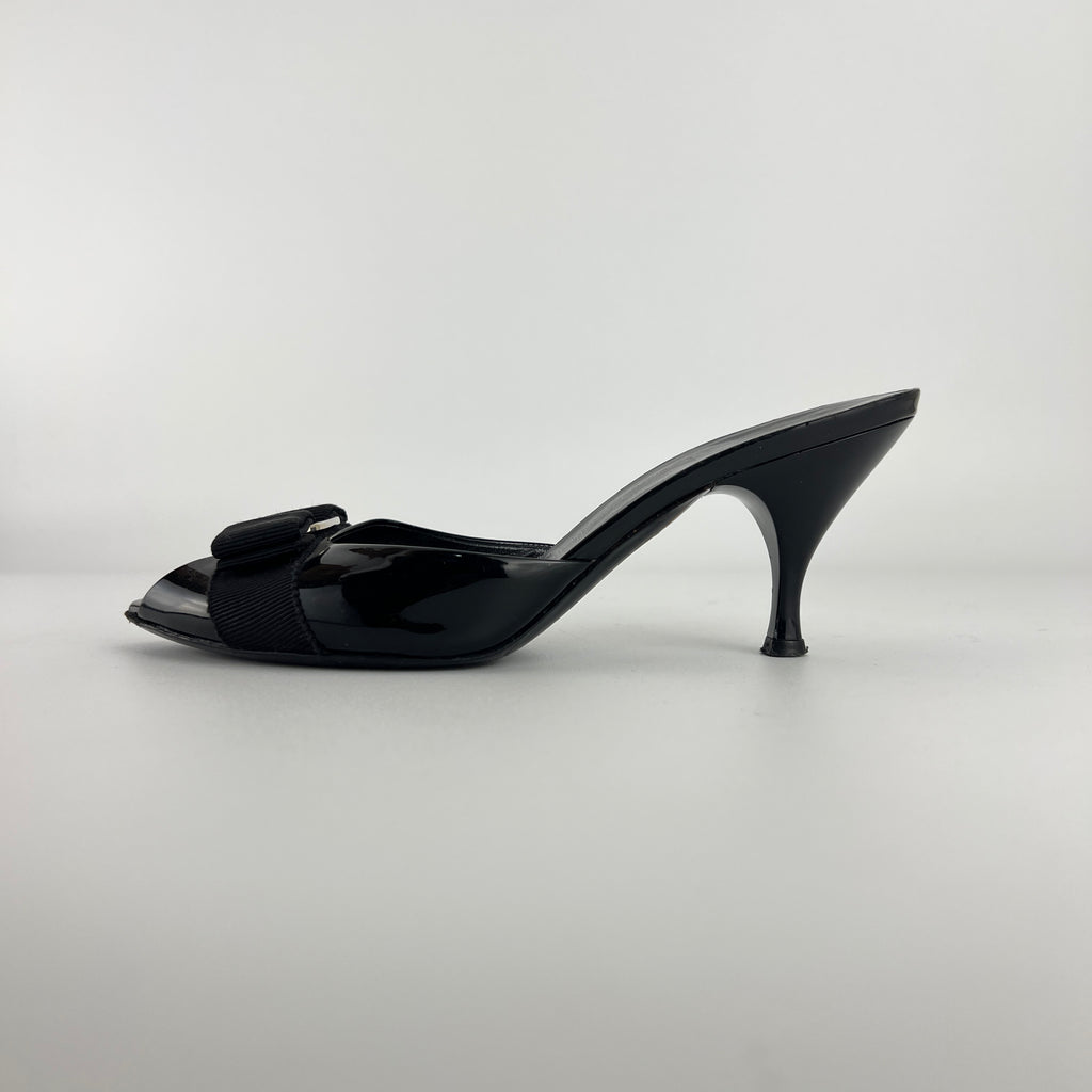 Ferragamo | Vara Bow Black Patent Leather Peep Toe Slide Mules (37 , 7)