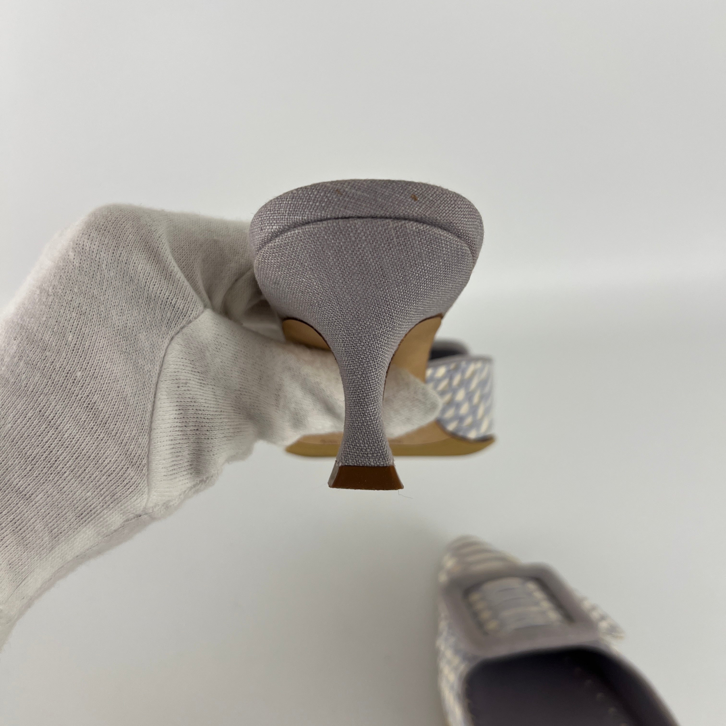 Manolo Blahnik | Lilac Exotic Leather Pointed Toe Linen Buckle Maysale Mules (37.5)