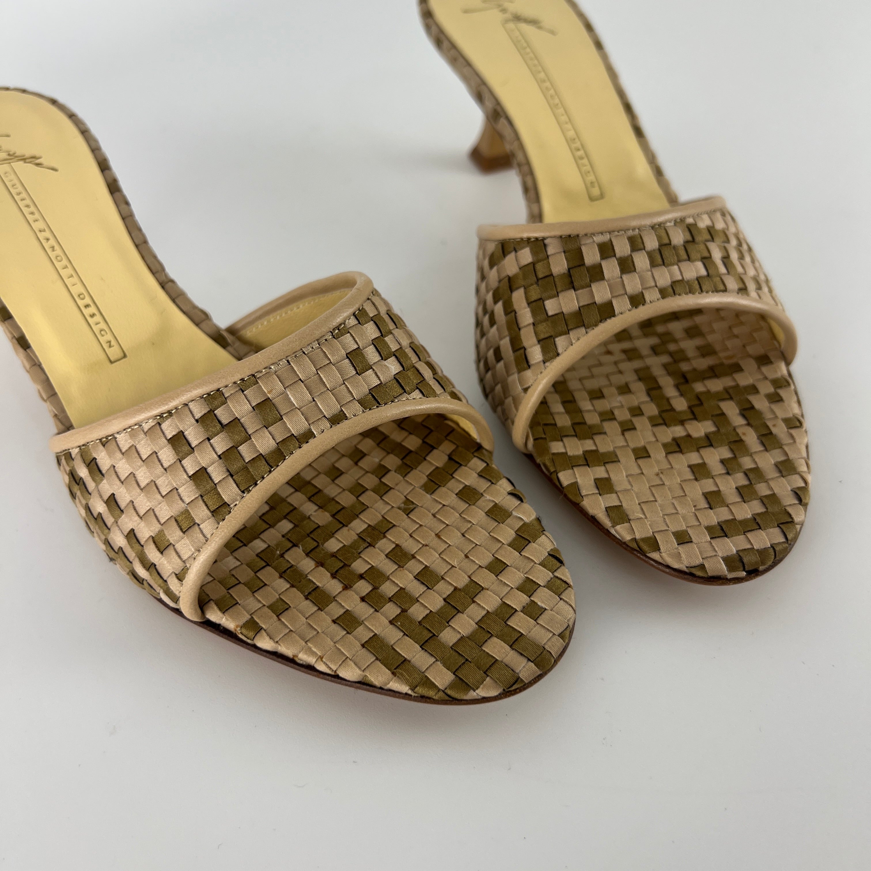Giuseppe Zanotti | Beige Woven Intrecciato Mid Heel Open Toe Mules (38)
