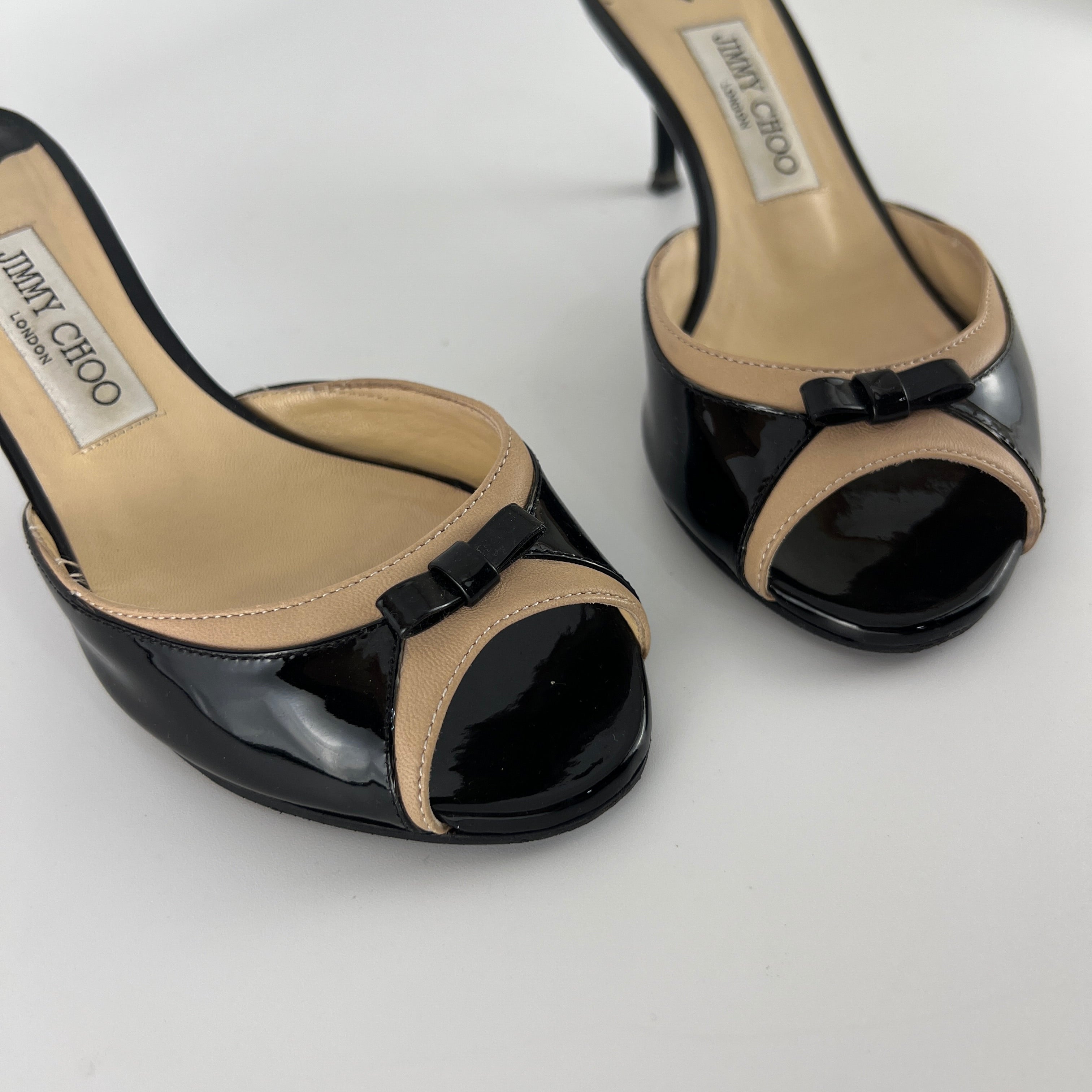Jimmy Choo | Black Patent Leather Dainty Bow Black Tan Mules (36.5)