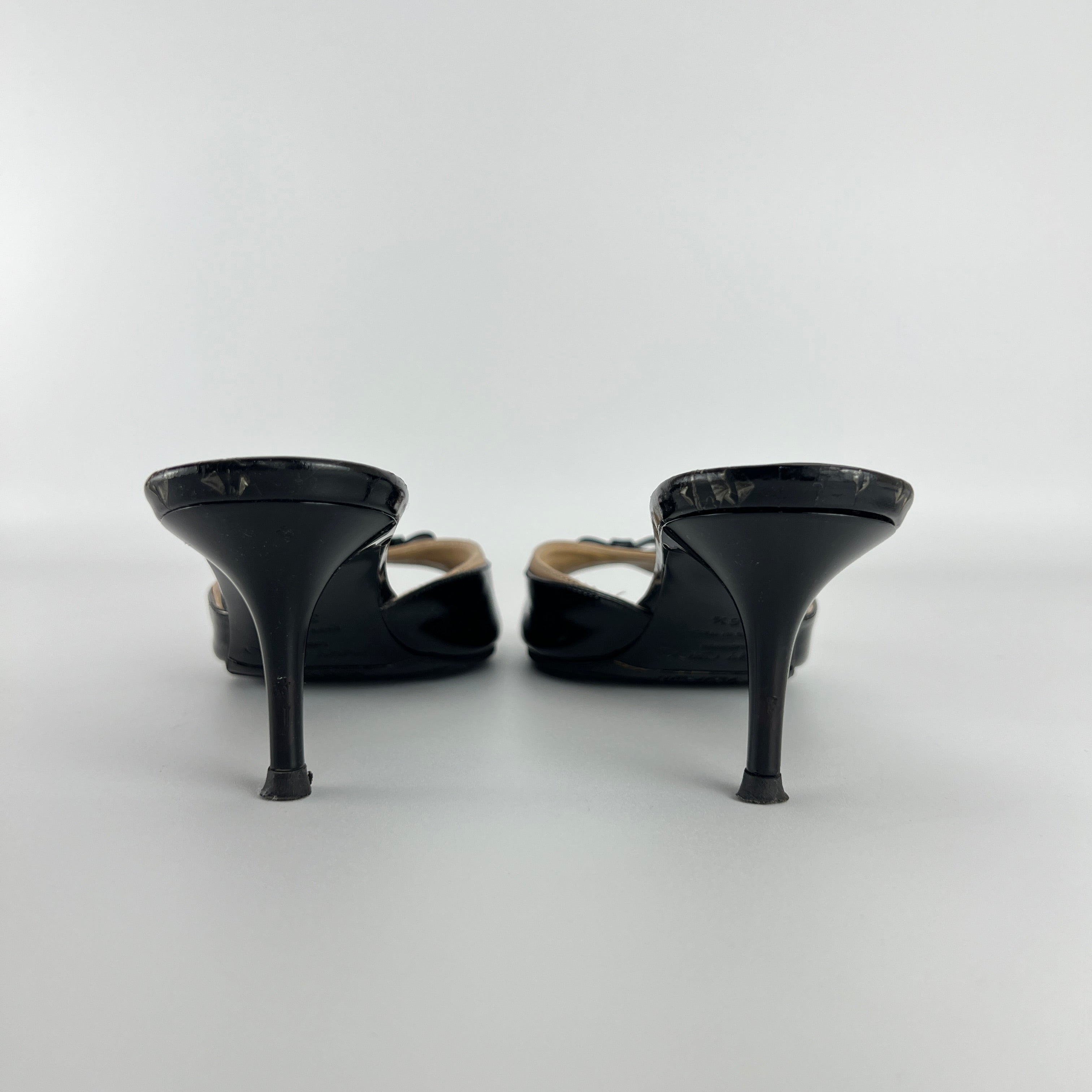 Jimmy Choo | Black Patent Leather Dainty Bow Black Tan Mules (36.5)
