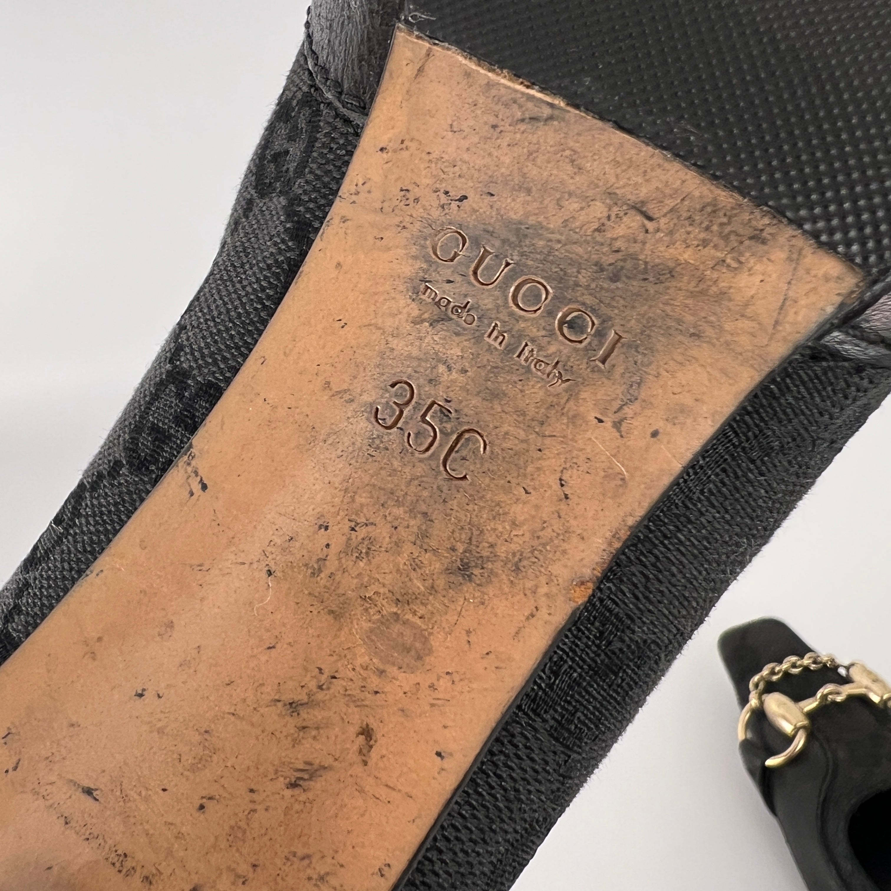 Gucci | Vintage Tom Ford Era Black GG Monogram Canvas Gold Horse Bit Pumps (35)