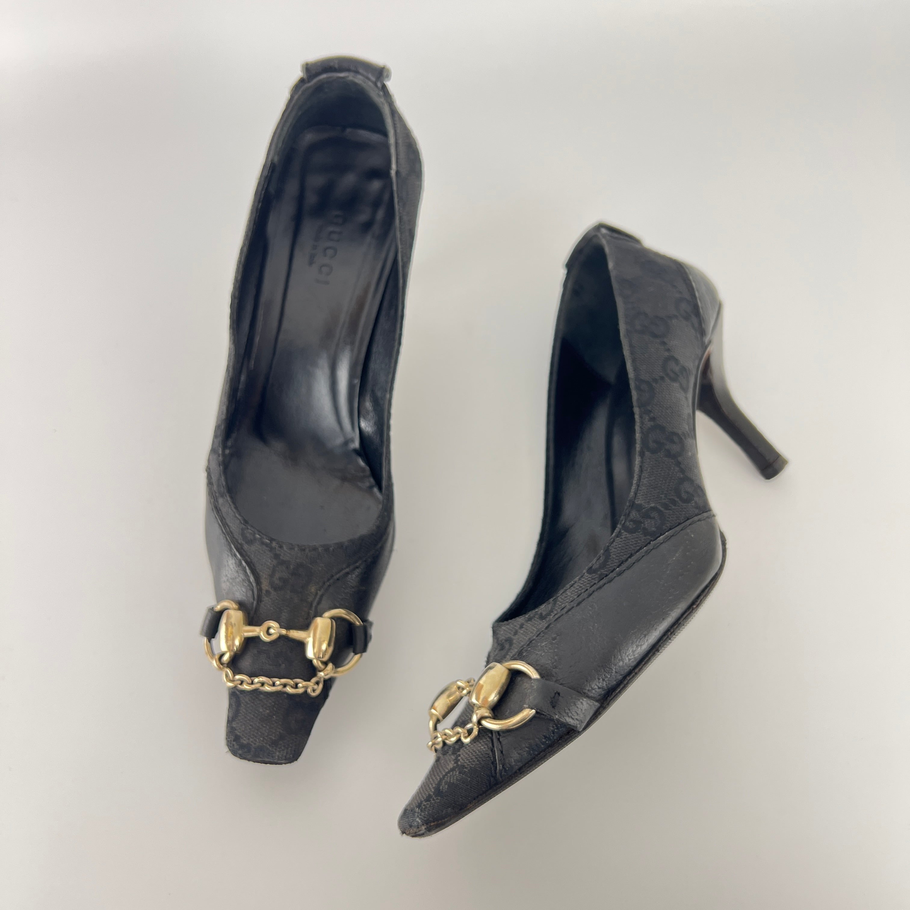 Gucci | Vintage Tom Ford Era Black GG Monogram Canvas Gold Horse Bit Pumps (35)