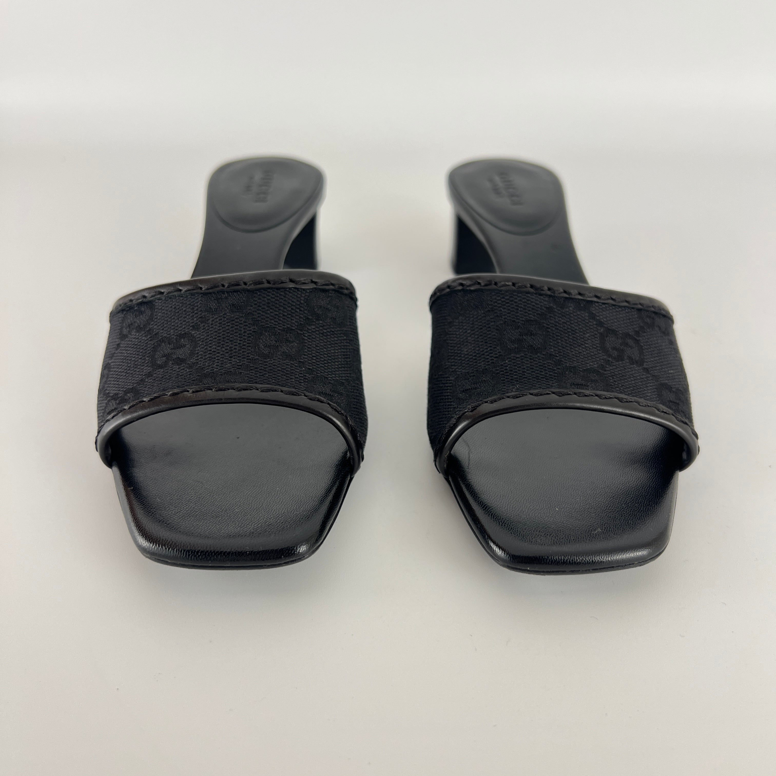 Gucci | Black Canvas GG Monogram Mid Heel Block Heels (35.5)