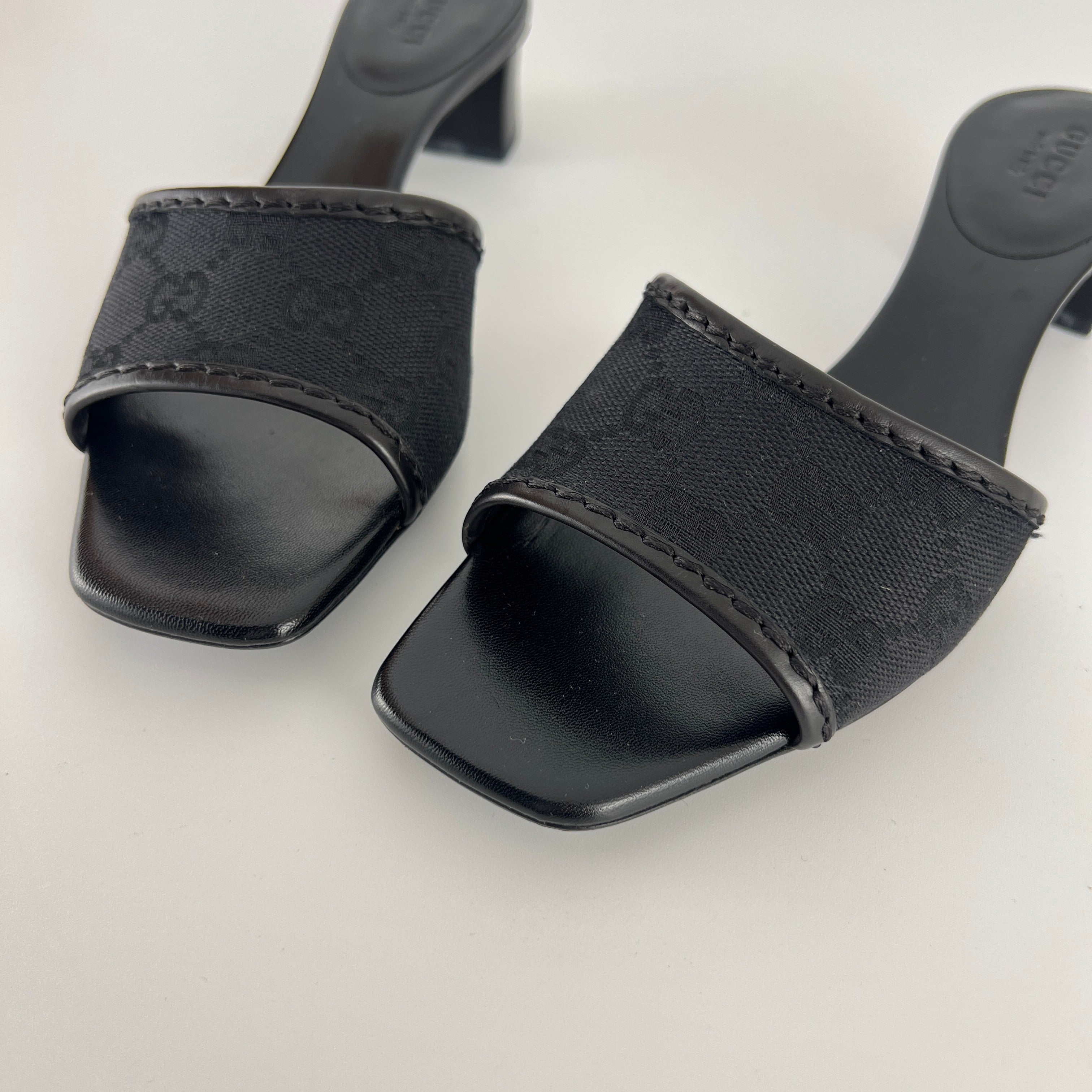 Gucci | Black Canvas GG Monogram Mid Heel Block Heels (35.5)