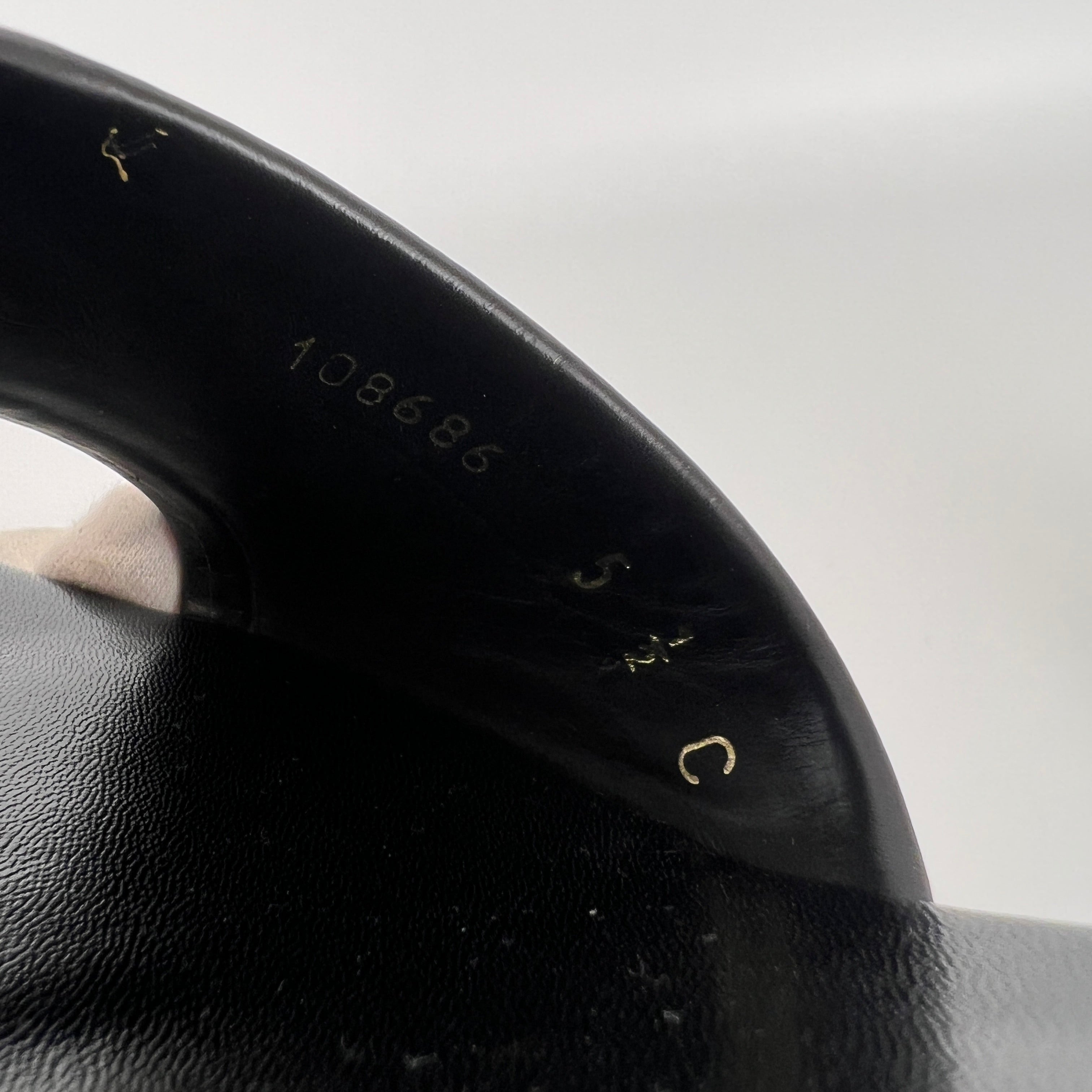 Gucci | Black Canvas GG Monogram Mid Heel Block Heels (35.5)