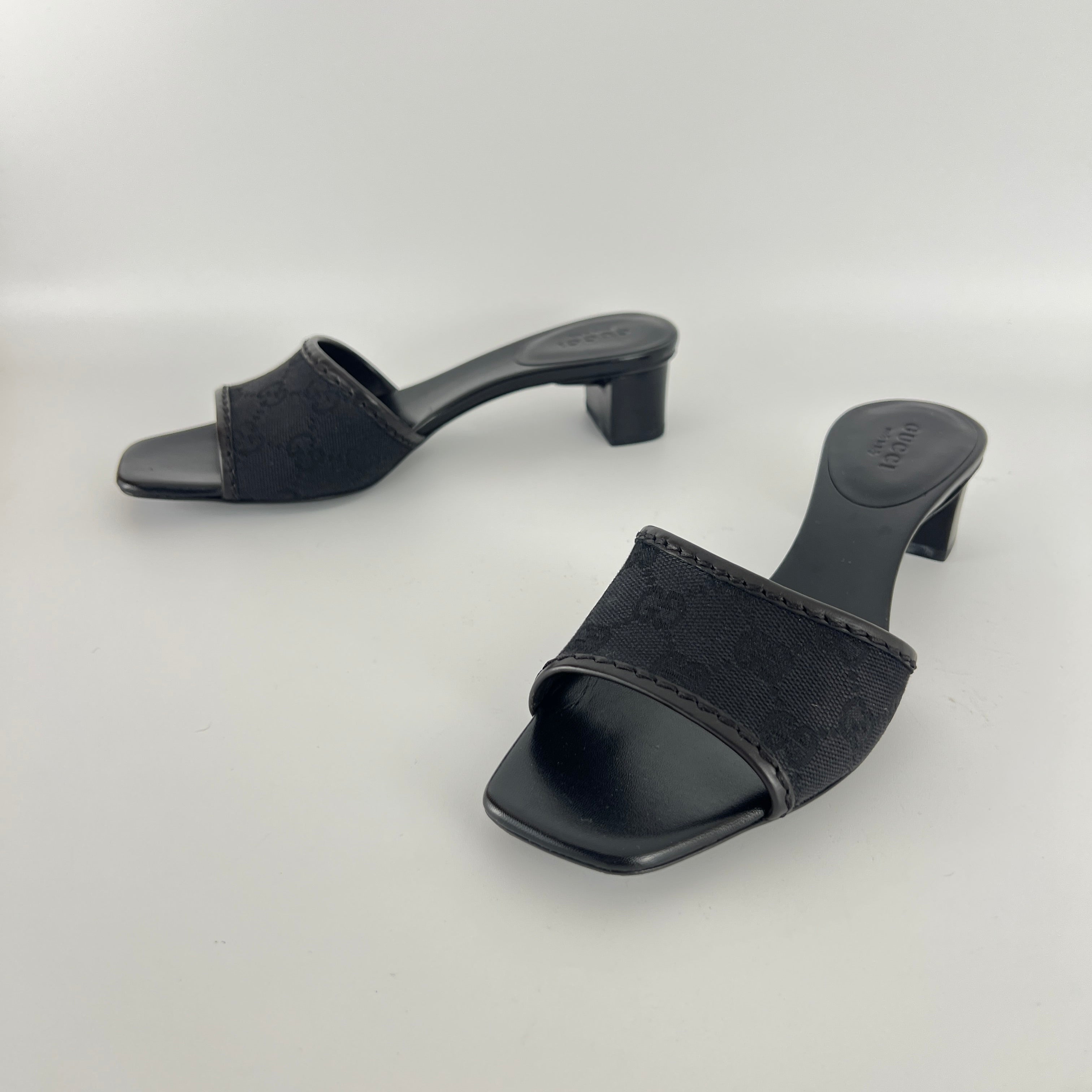 Gucci | Black Canvas GG Monogram Mid Heel Block Heels (35.5)