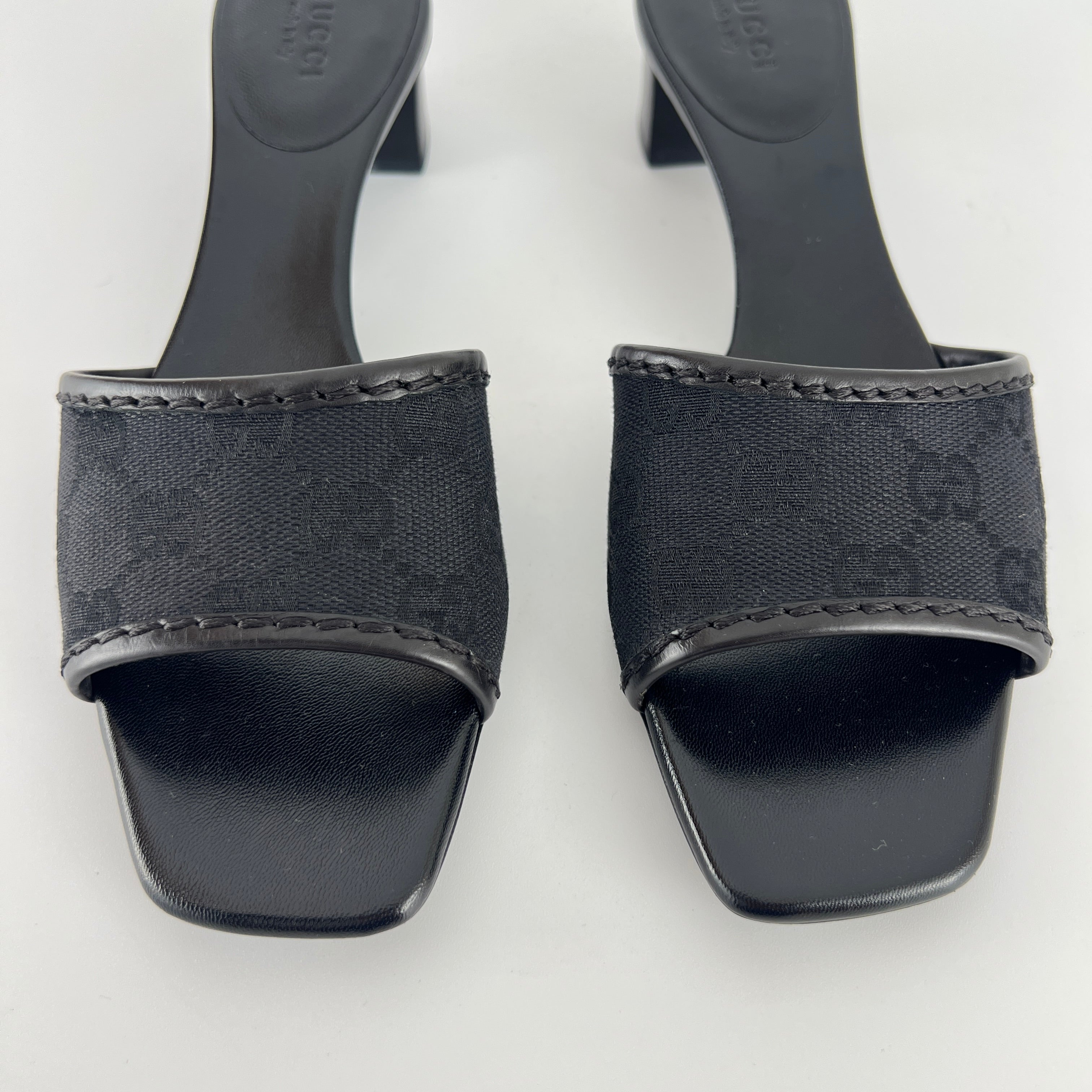 Gucci | Black Canvas GG Monogram Mid Heel Block Heels (35.5)