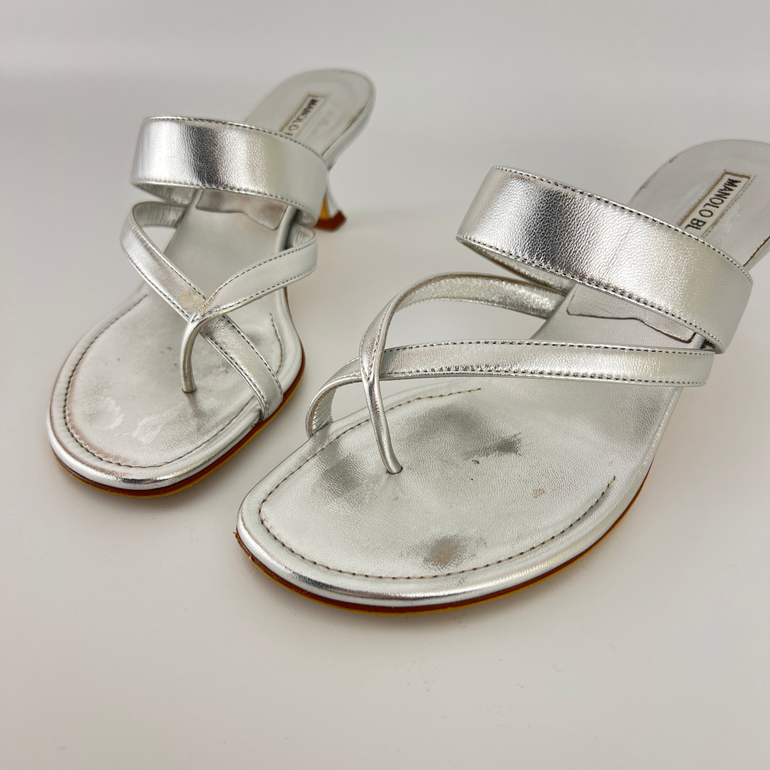 Manolo Blahnik | Susa 50 Metallic Silver Leather Thong Strappy Sandal Mules (35.5)