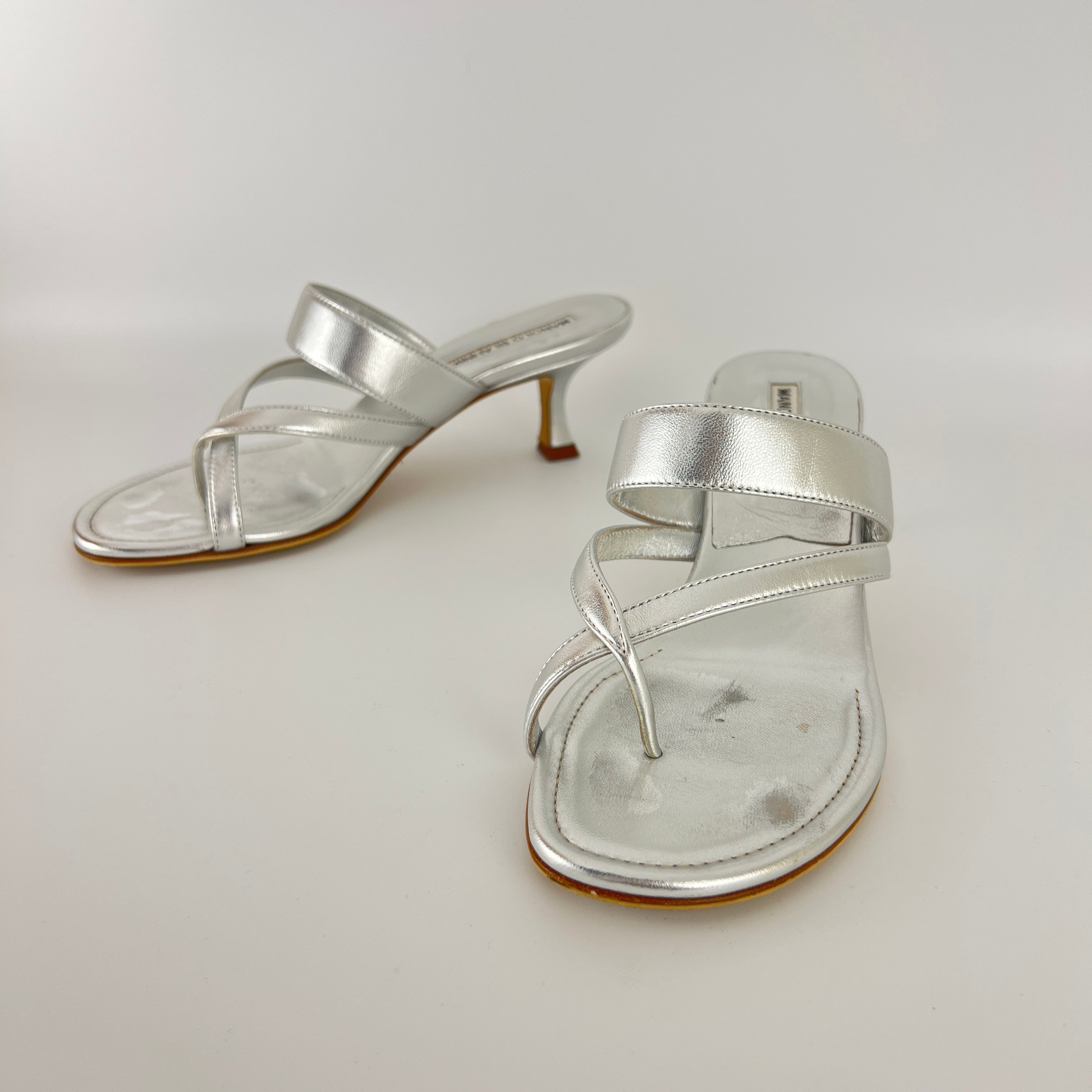 Manolo Blahnik | Susa 50 Metallic Silver Leather Thong Strappy Sandal Mules (35.5)