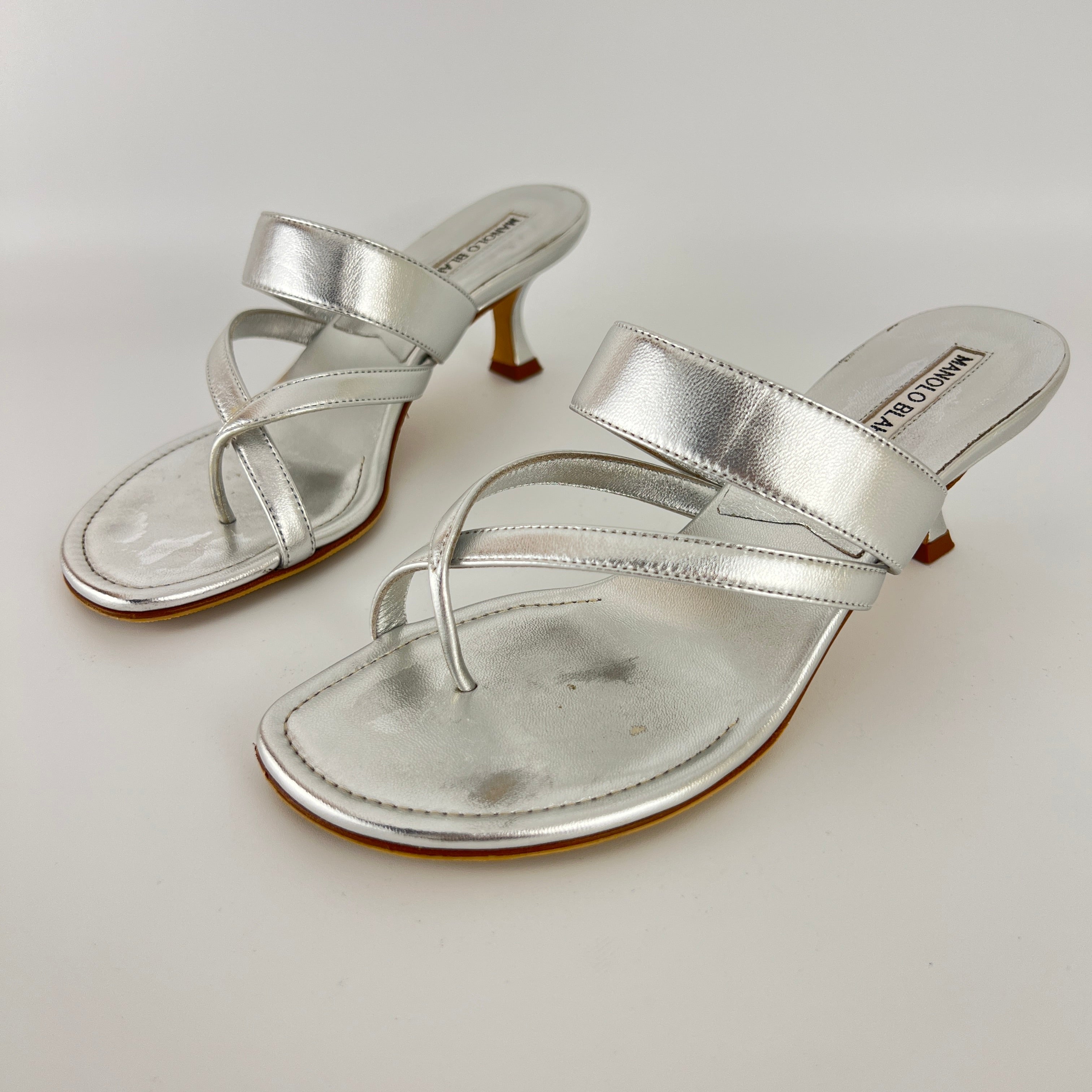 Manolo Blahnik | Susa 50 Metallic Silver Leather Thong Strappy Sandal Mules (35.5)