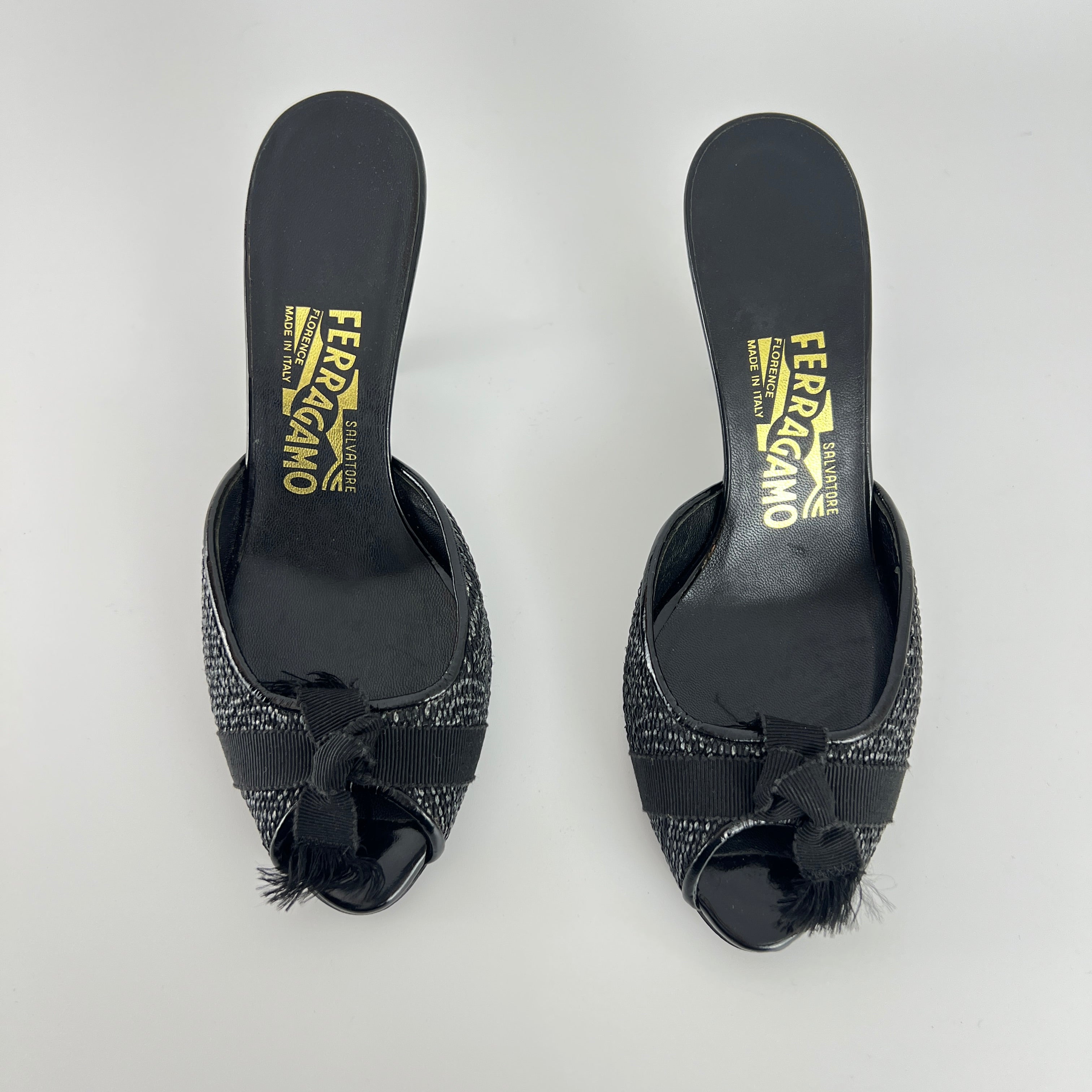 Ferragamo | Black Bow Ribbon Leather Stiletto Mules (5C , EU 35)