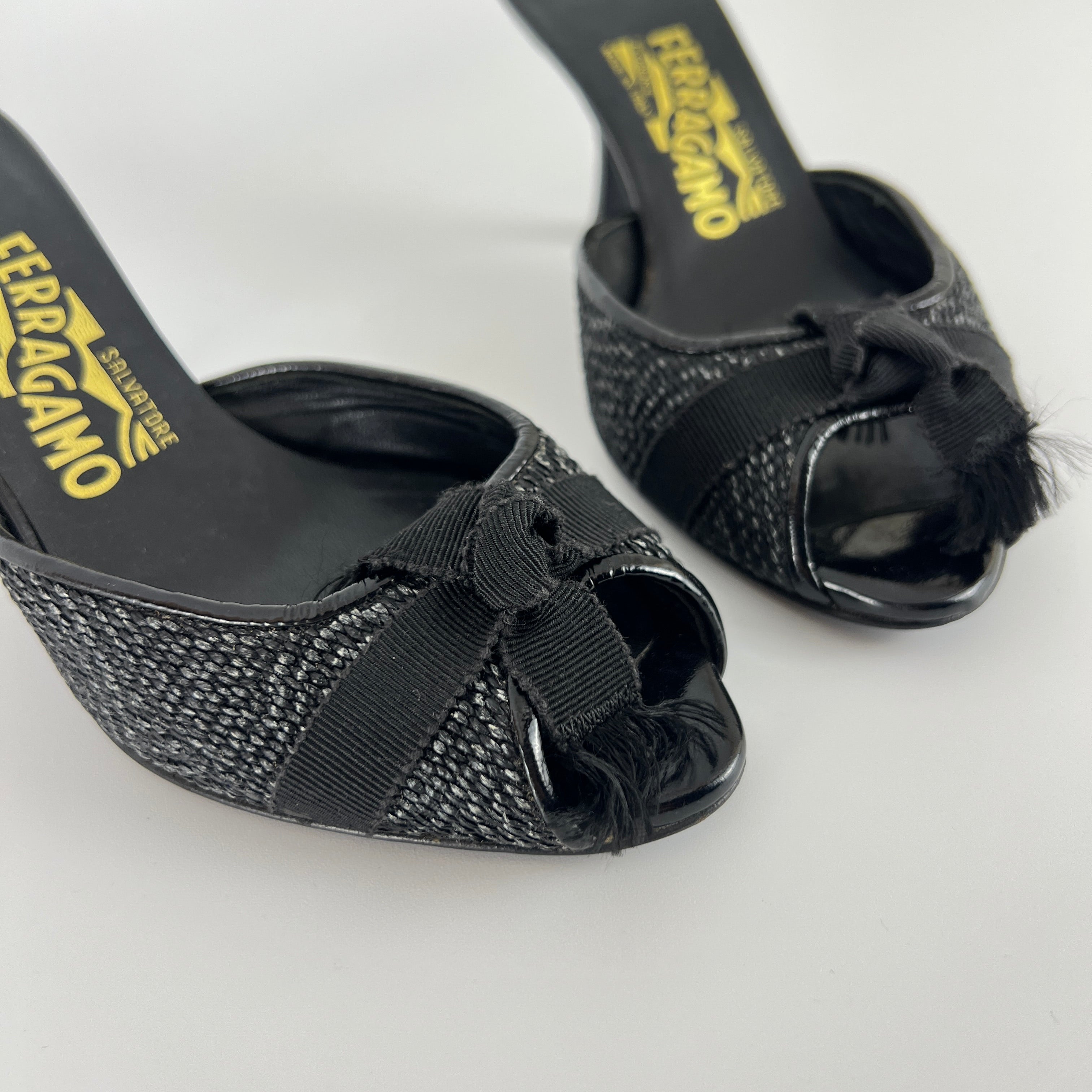 Ferragamo | Black Bow Ribbon Leather Stiletto Mules (5C , EU 35)