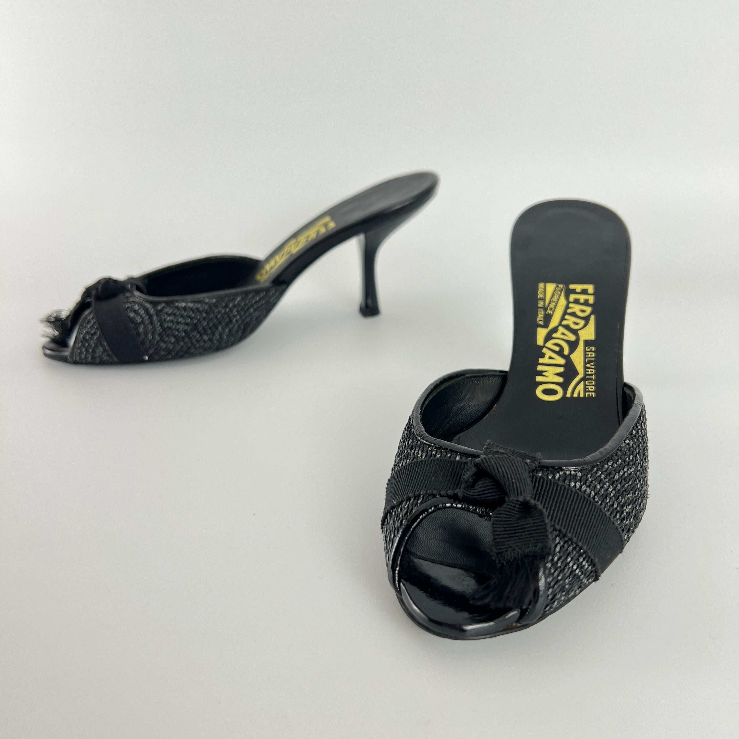 Ferragamo | Black Bow Ribbon Leather Stiletto Mules (5C , EU 35)