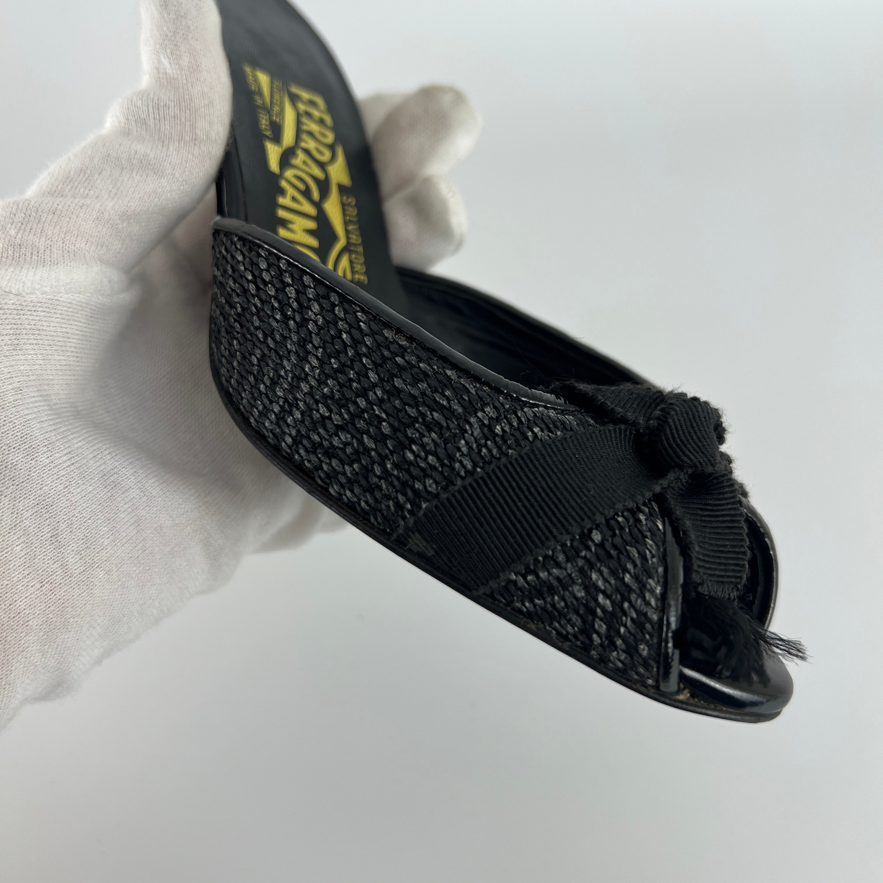 Ferragamo | Black Bow Ribbon Leather Stiletto Mules (5C , EU 35)