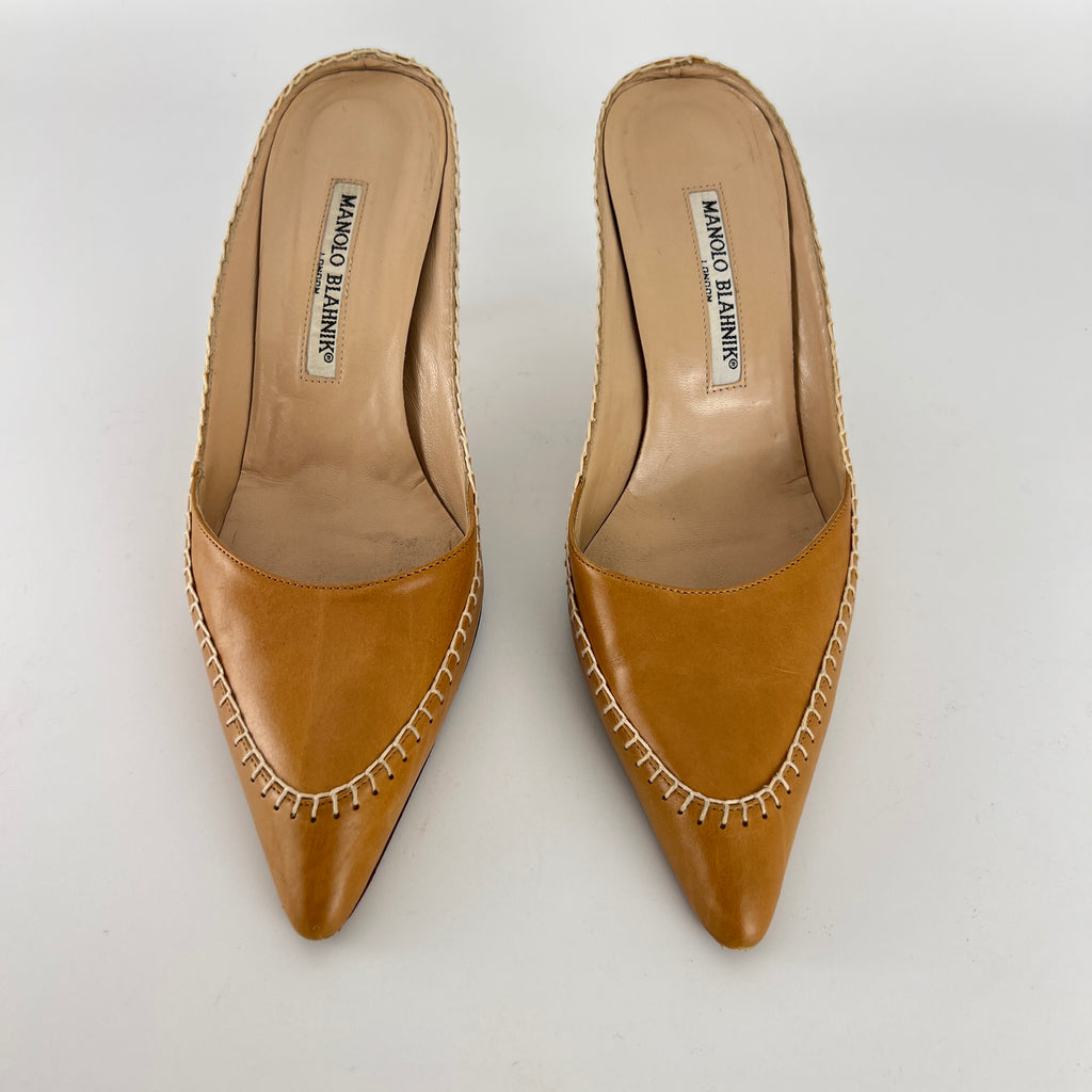 Manolo Blahnik | Vintage Nude Leather White Whipstitch Pointed Toe Slide Mules (38)