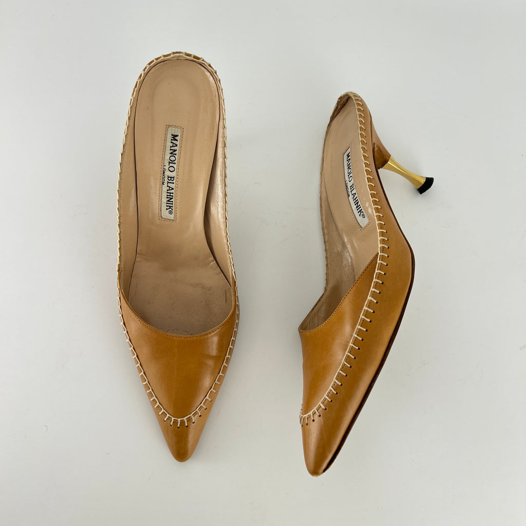 Manolo Blahnik | Vintage Nude Leather White Whipstitch Pointed Toe Slide Mules (38)