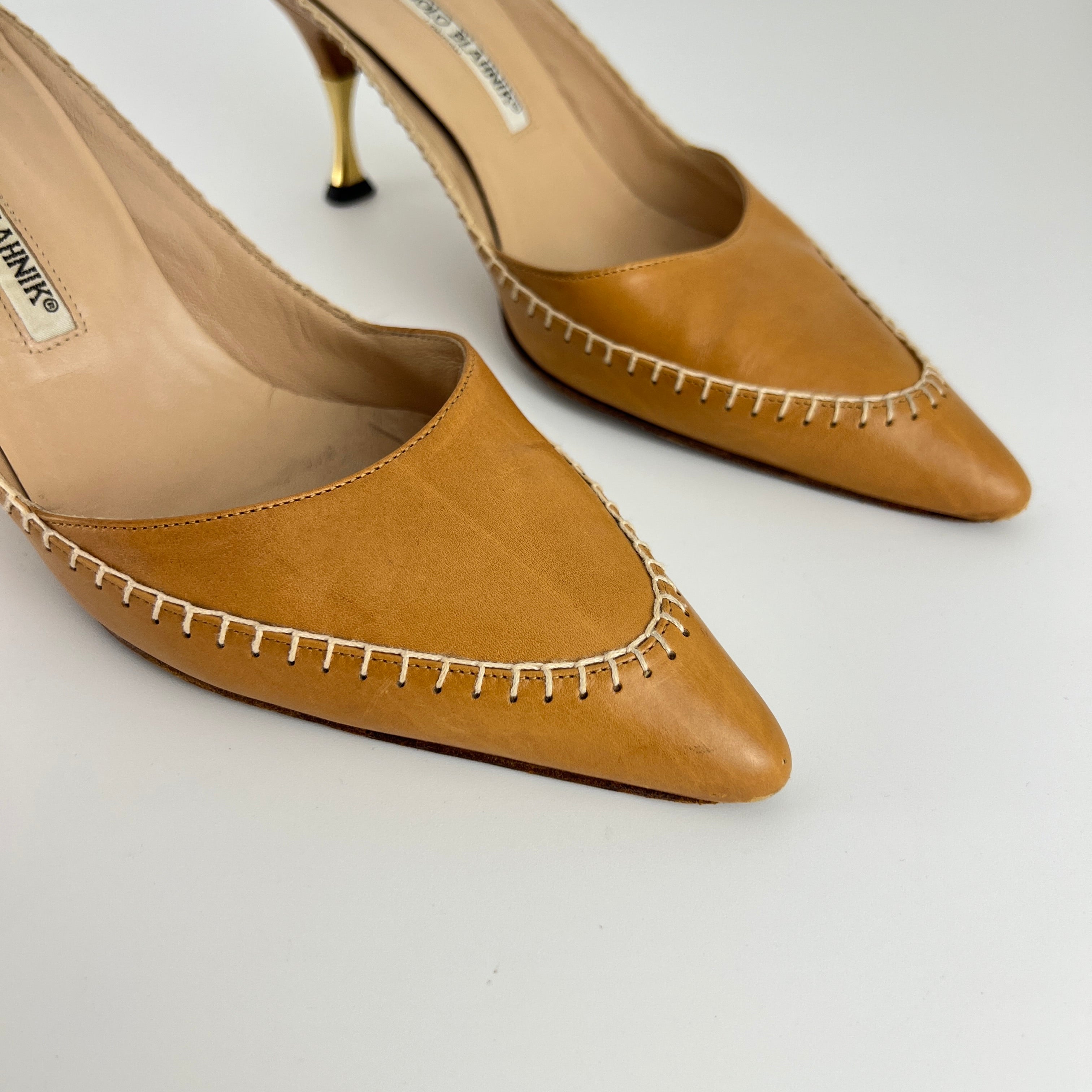 Manolo Blahnik | Vintage Nude Leather White Whipstitch Pointed Toe Slide Mules (38)